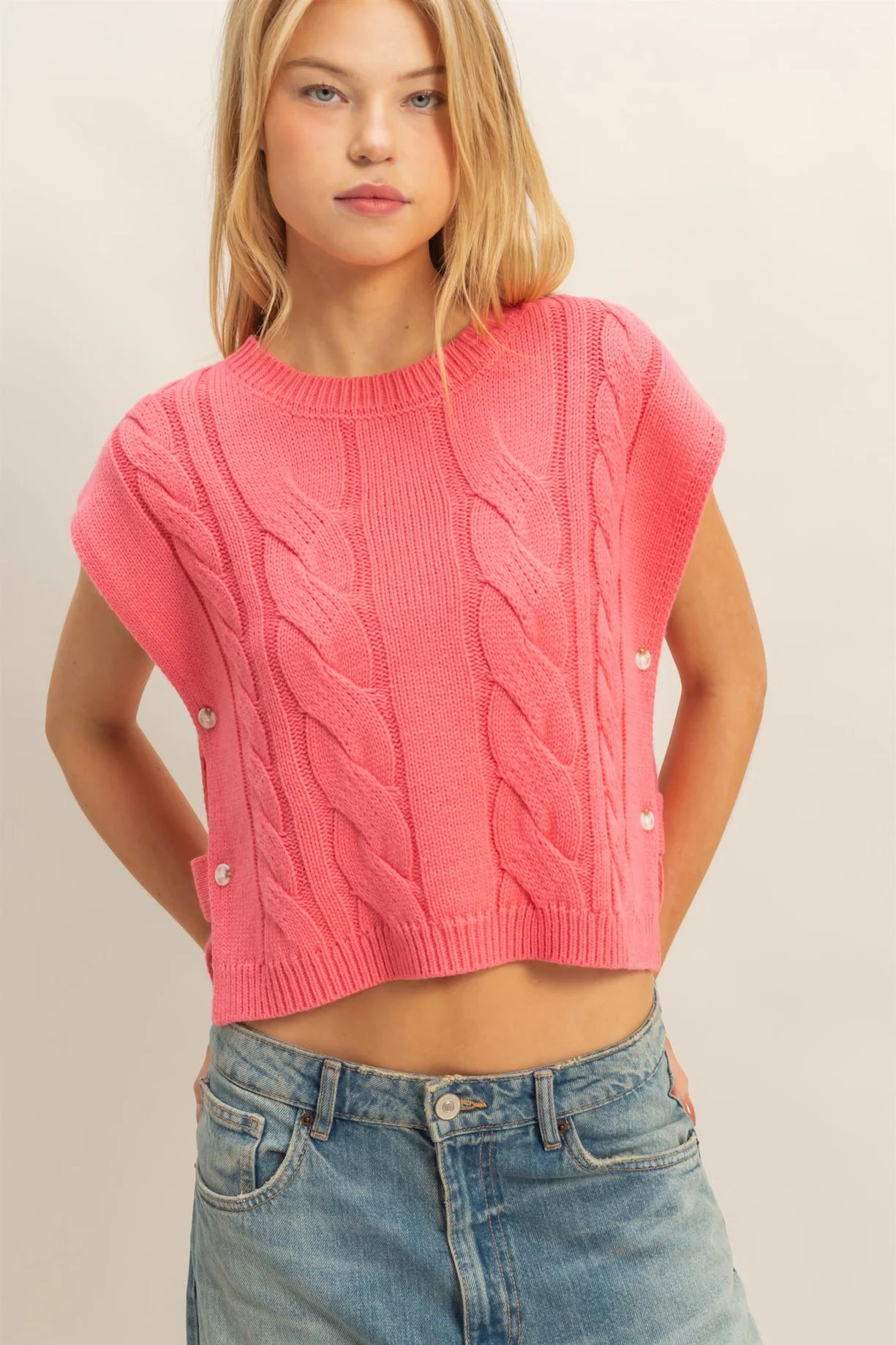 HF25E872 Cable Knit Sleeveless Sweater