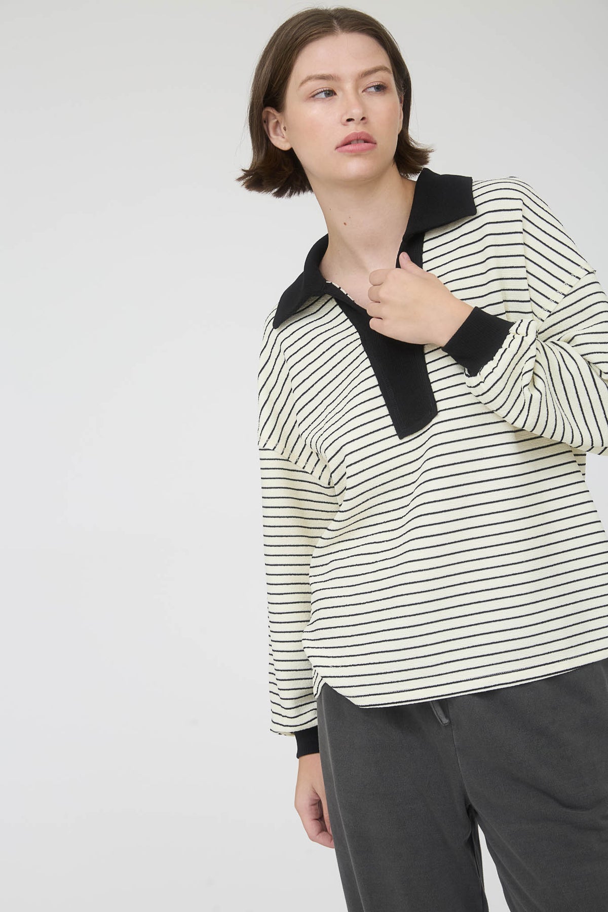 J5FT1048 Contrast Collar Stripe Top