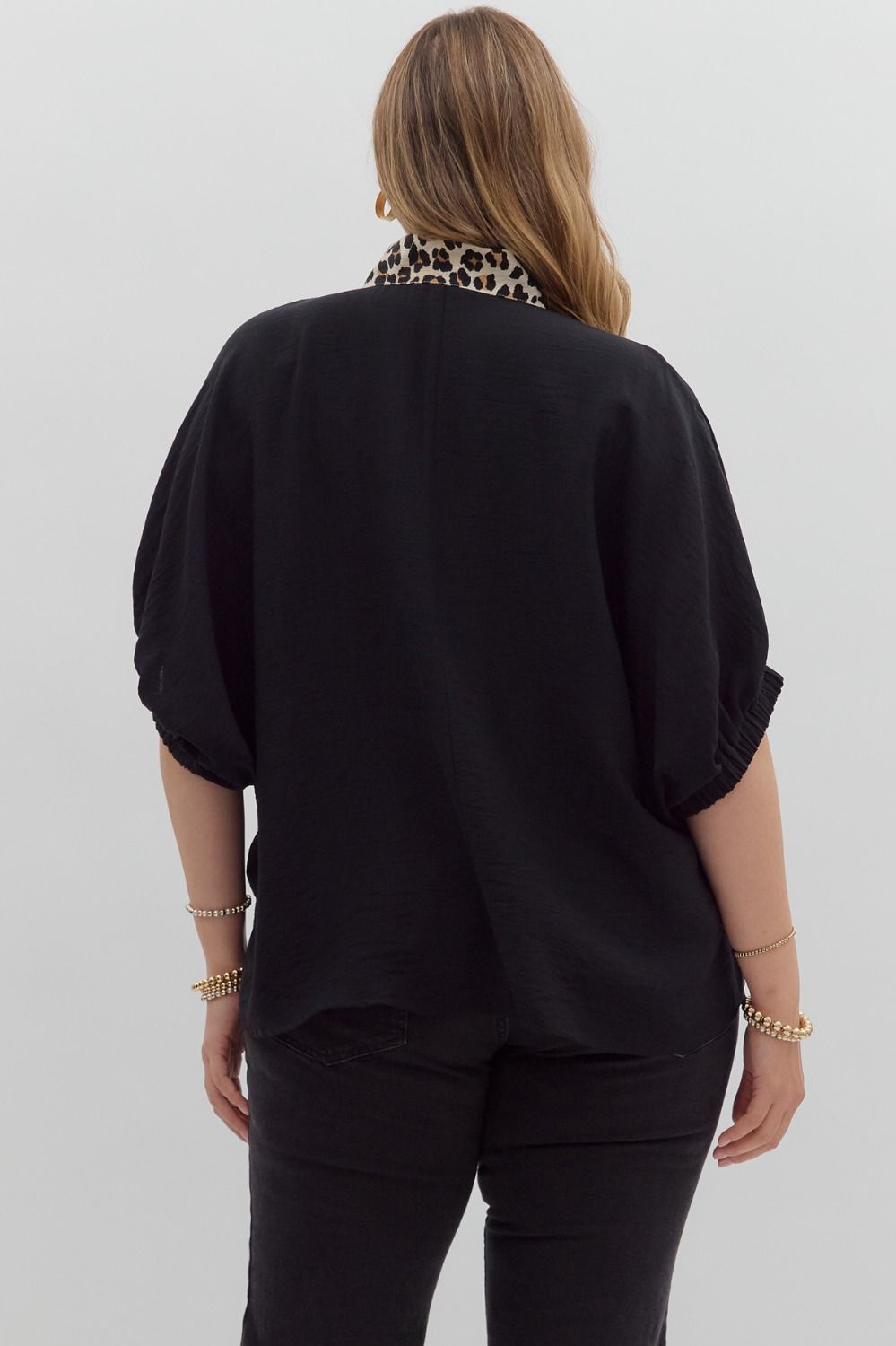 T27371P Curvy Solid Leopard Accented Top