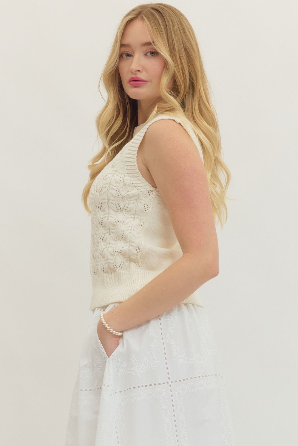 T29671 Solid Sleeveless Textured Top