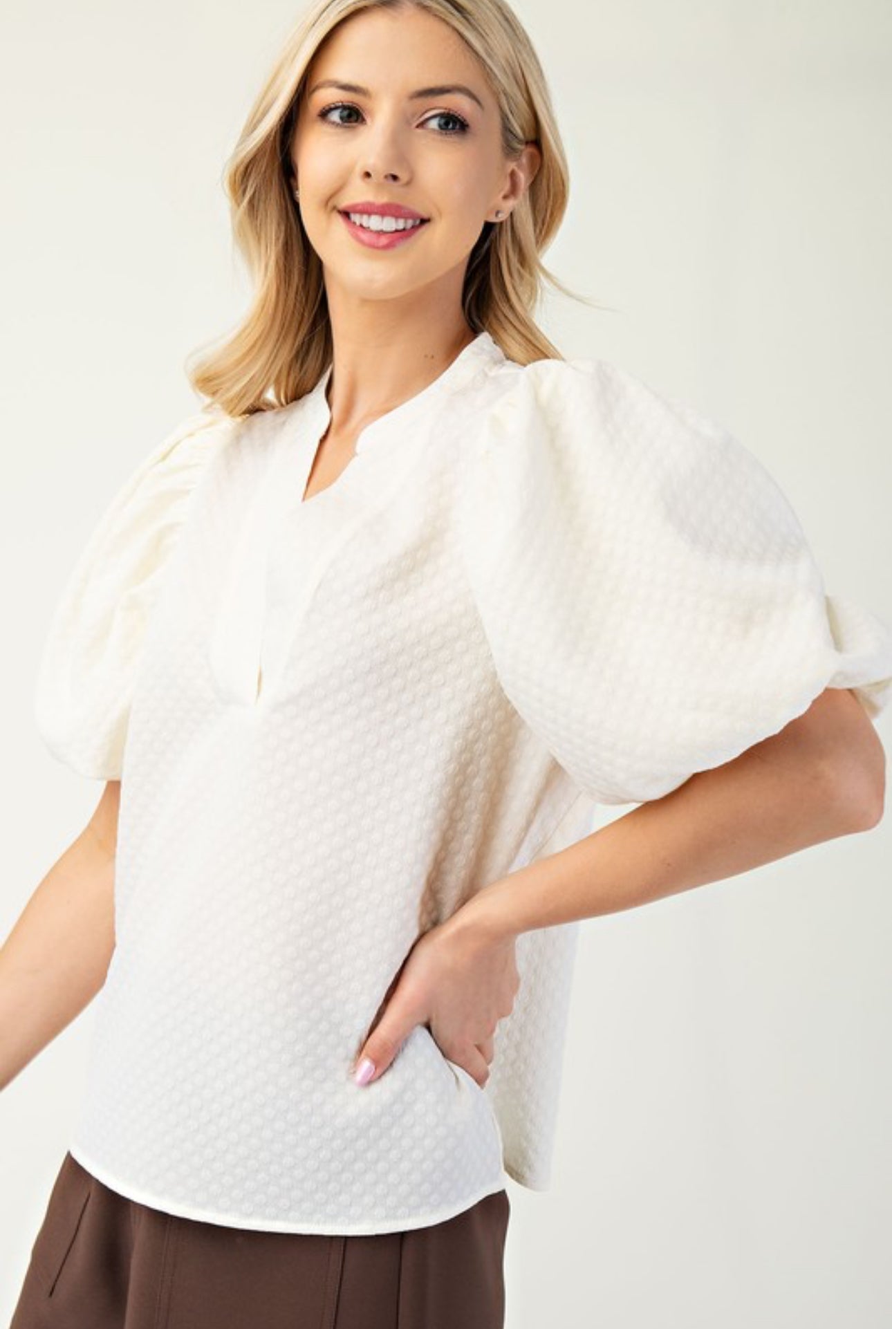 GT6620 V-Neck Puff Sleeve Top