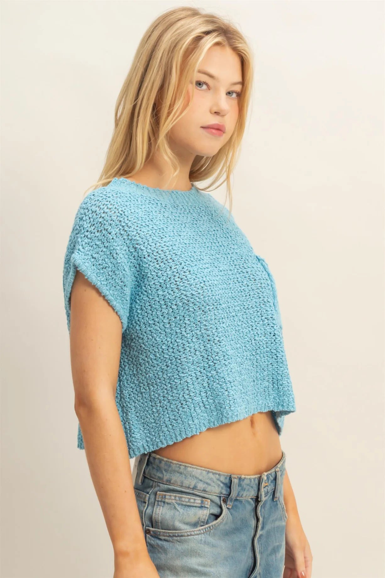 HF25E648 Textured Knitted Crop Top