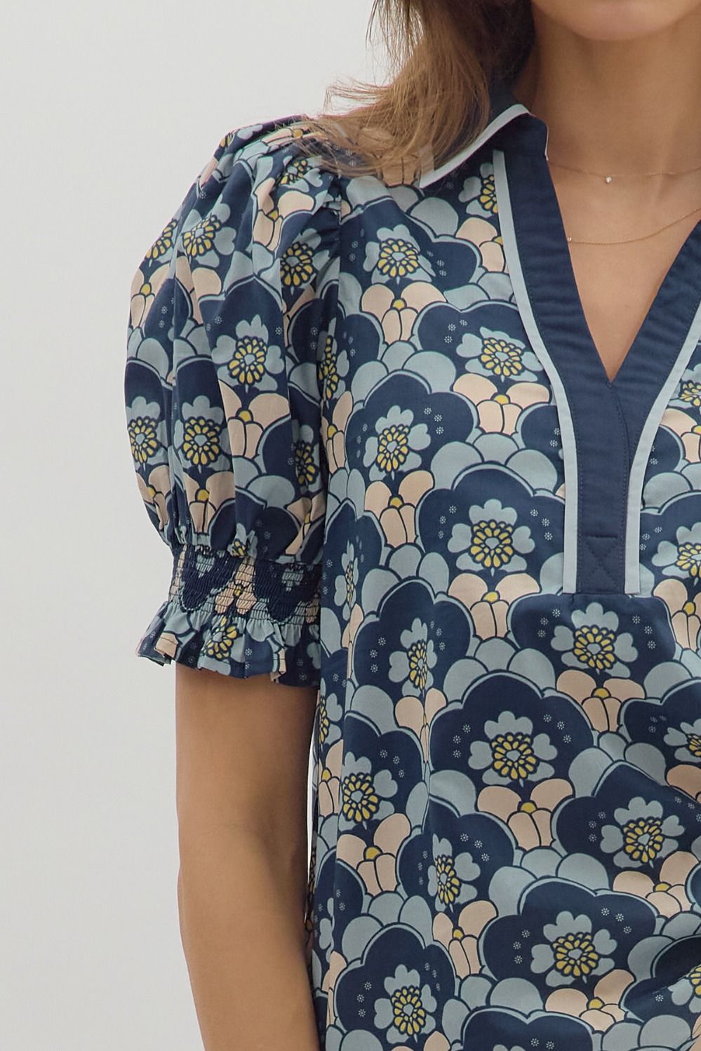 T27615 Abstract Floral Pattern Top