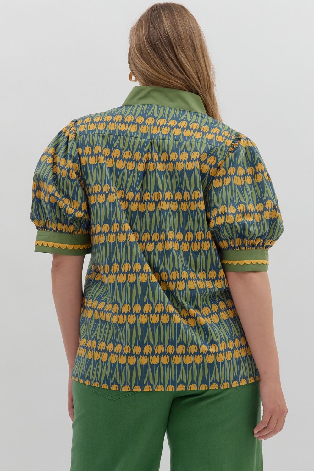 T27653P Curvy Floral Pattern Top