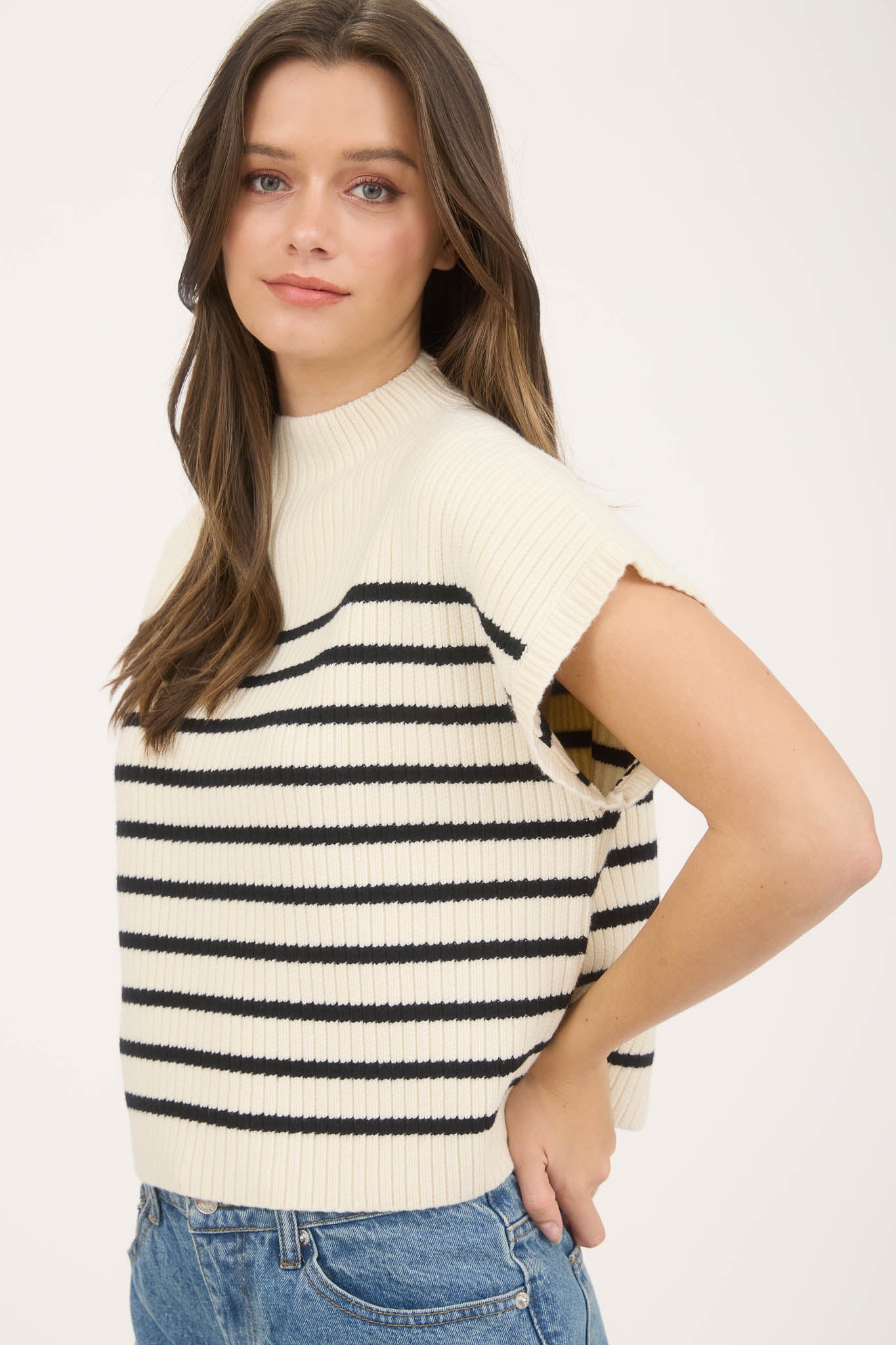 B5FT1014 Striped Mock Neck Sweater