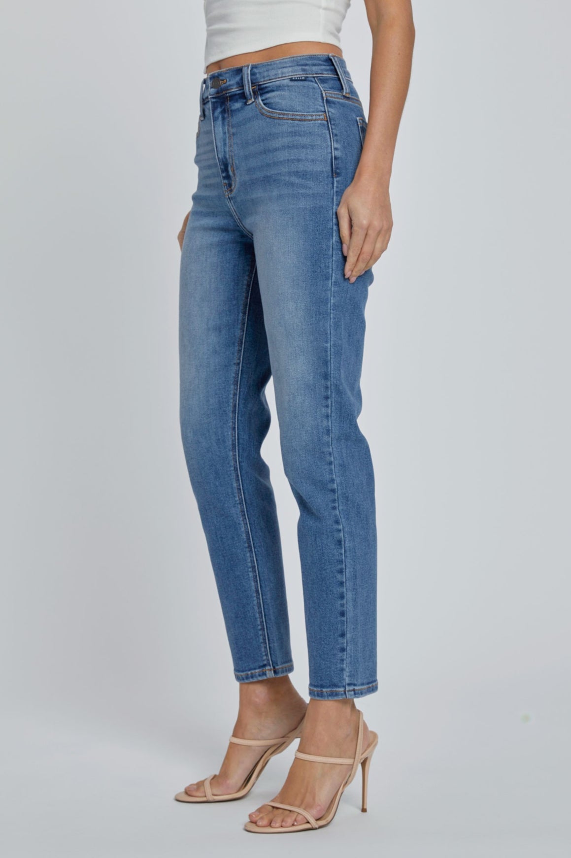 WV18977M-M High Rise Mom Jeans