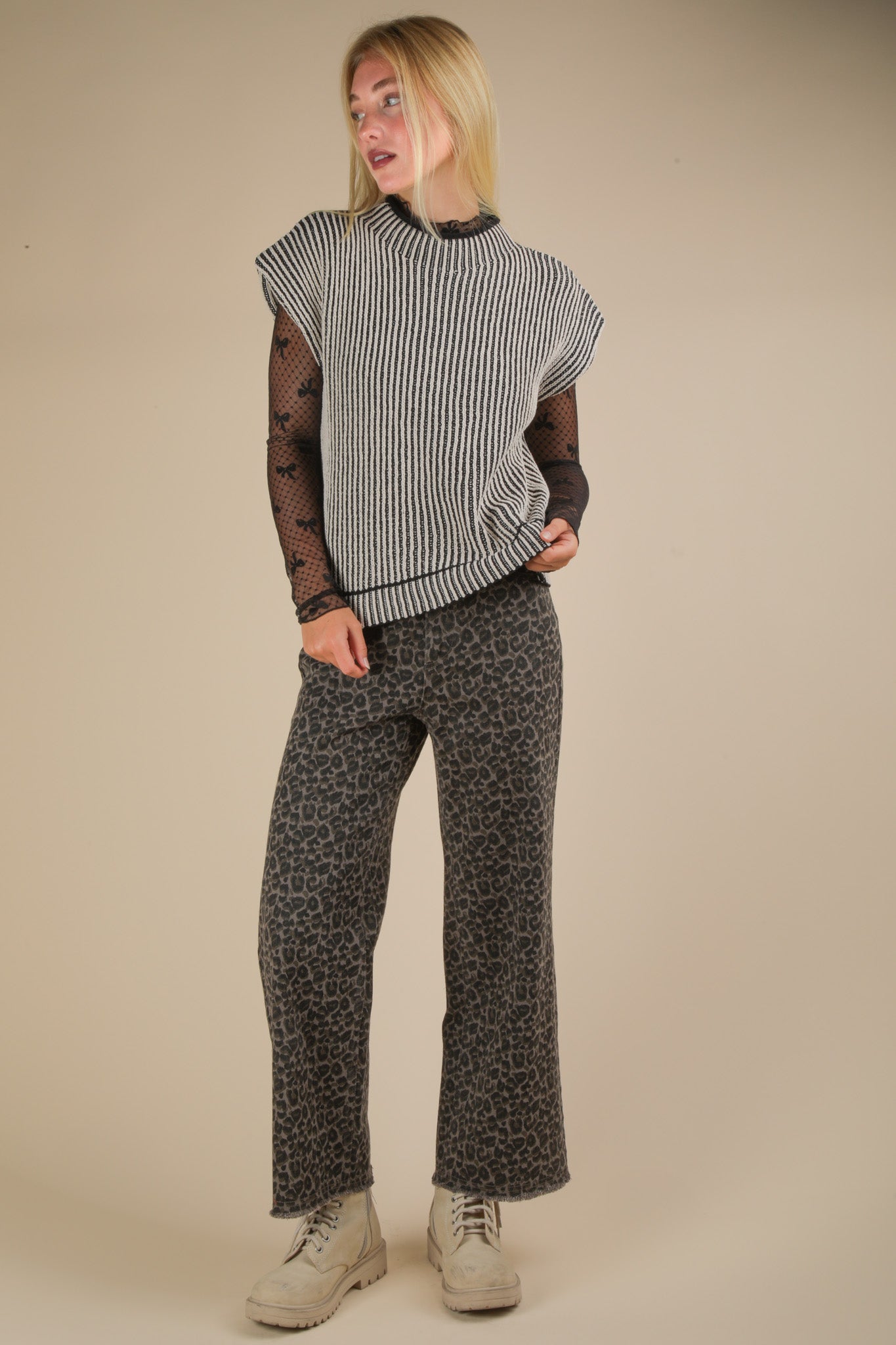 12W3388N Two Tone Ribbed Sweater Vest