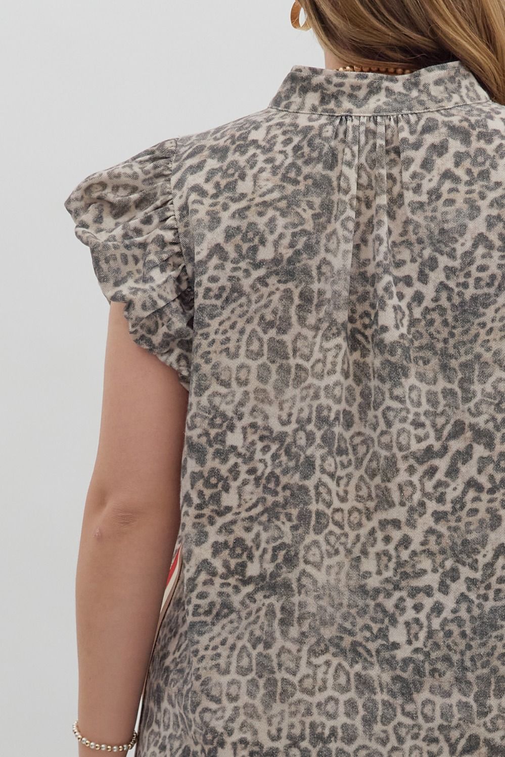 T27802P Curvy Leopard Print Flutter Sleeve Top