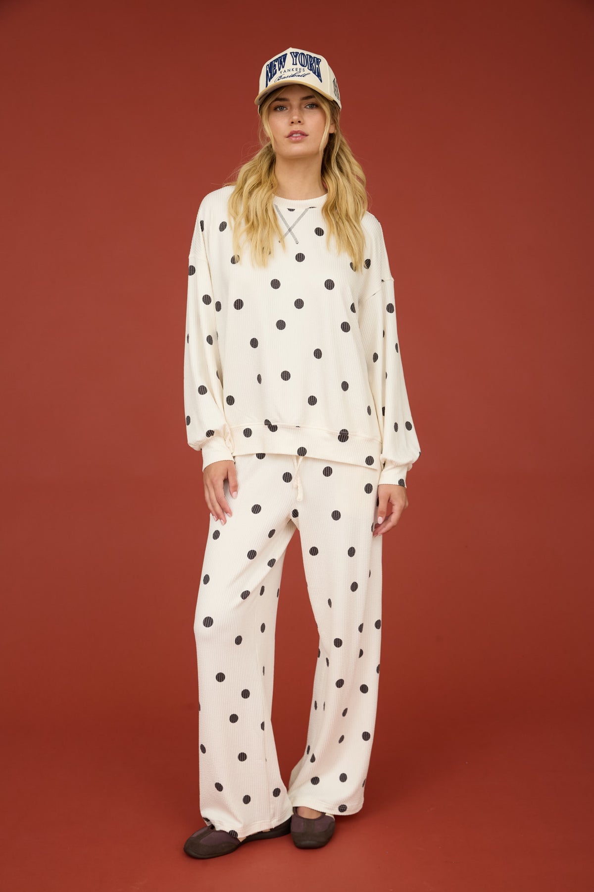 J6FX1019-B Textured Polka Dot Pants
