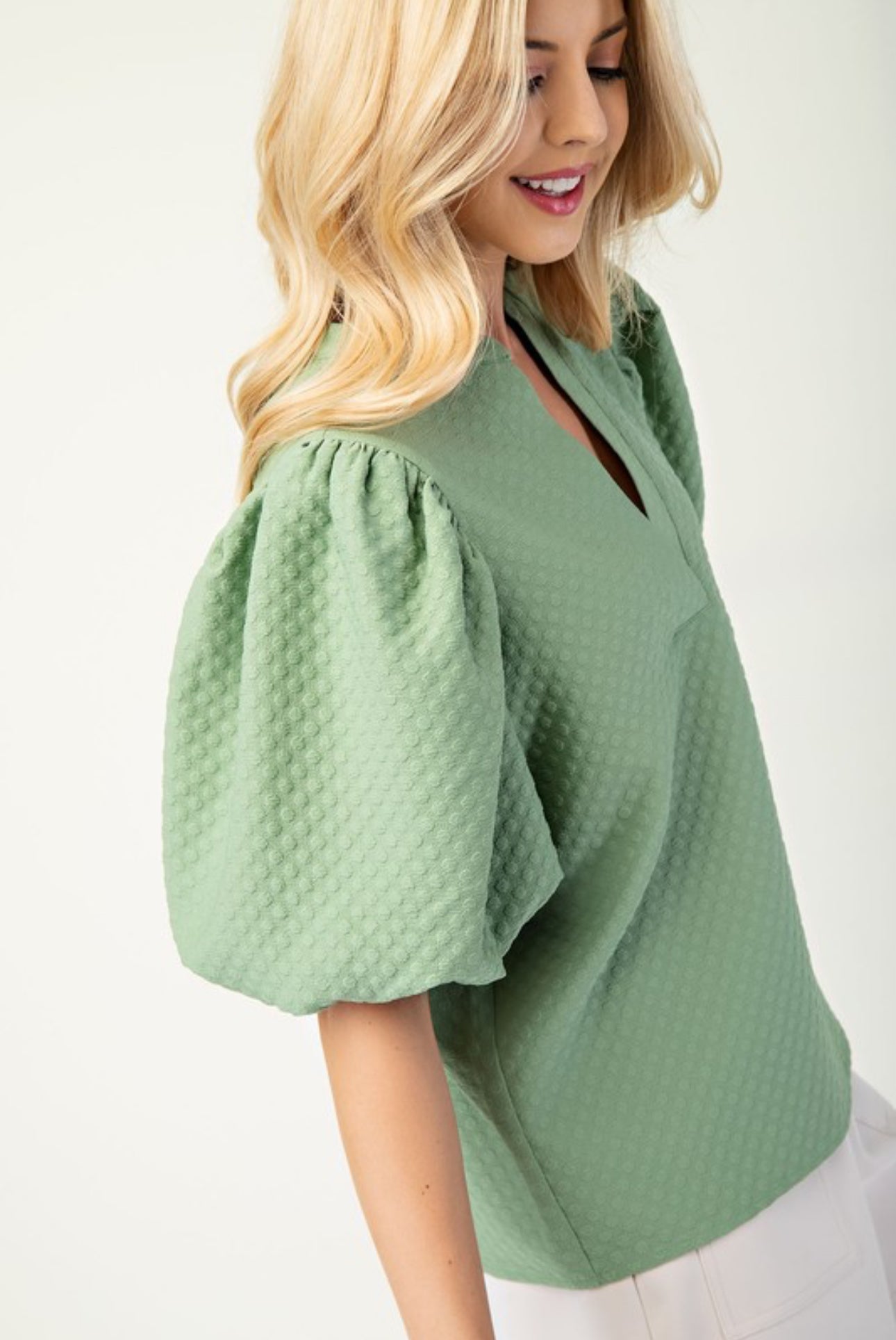 GT6620 V-Neck Puff Sleeve Top