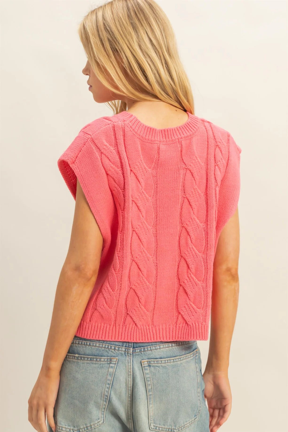 HF25E872 Cable Knit Sleeveless Sweater