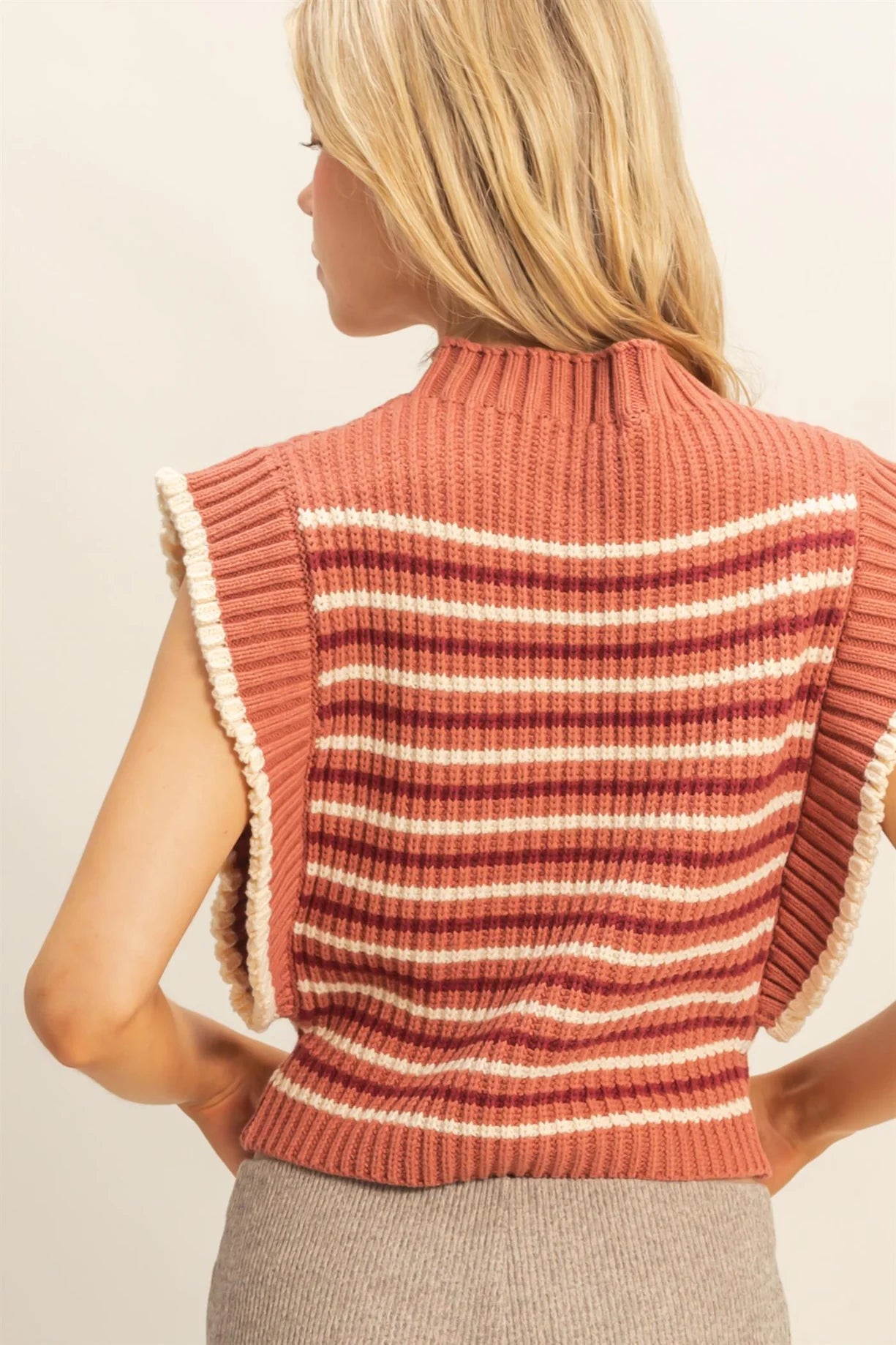 HF25E871 Chic Striped Mock Neck Sleeveless Sweater Vest