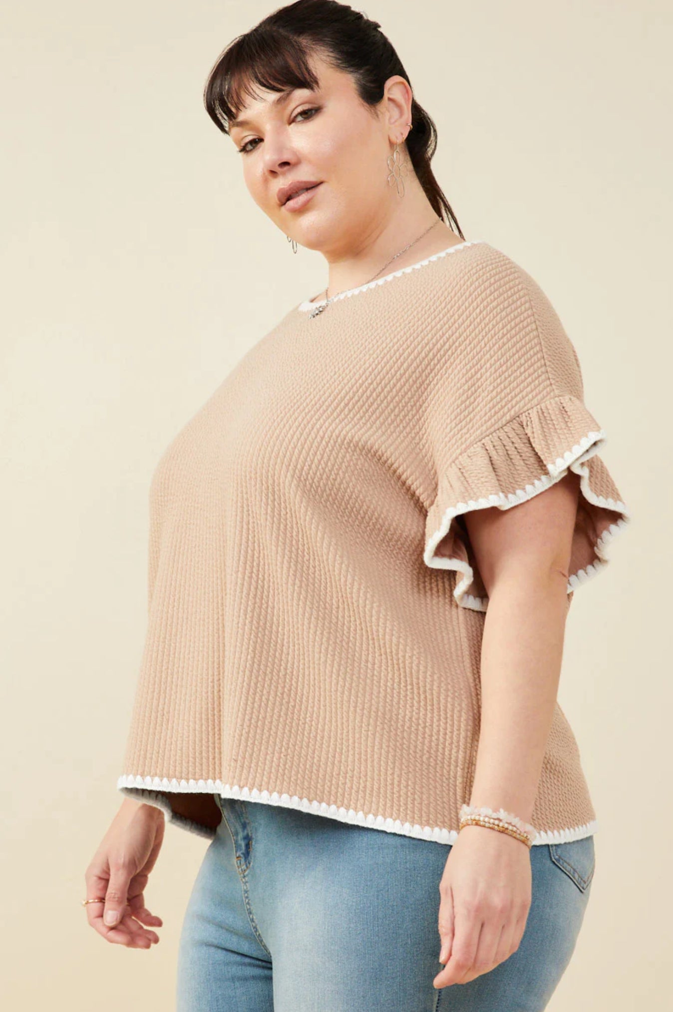 HY9367W Curvy Textured Top