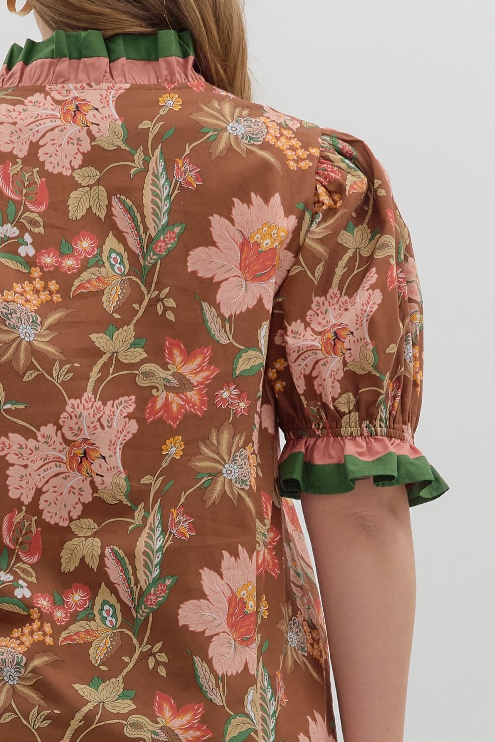 T27949P Curvy Floral Print Puff Sleeve Top