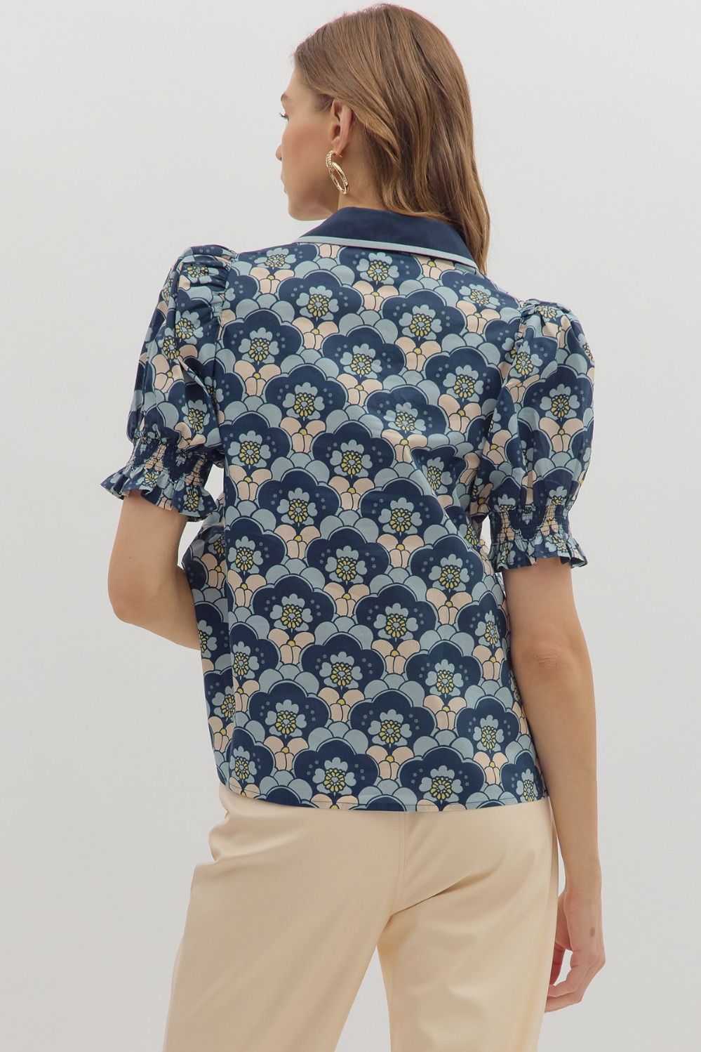 T27615 Abstract Floral Pattern Top