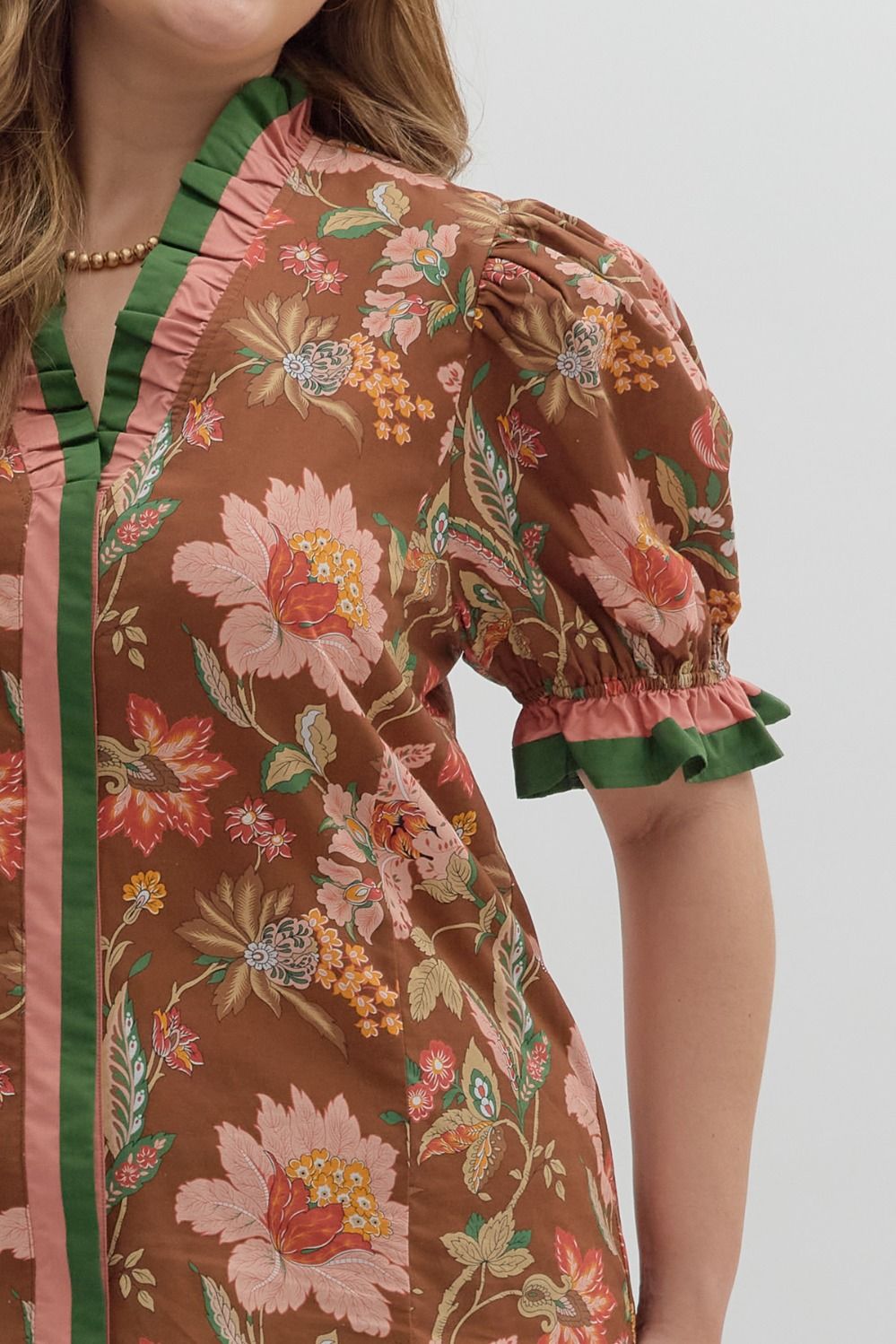 T27949P Curvy Floral Print Puff Sleeve Top