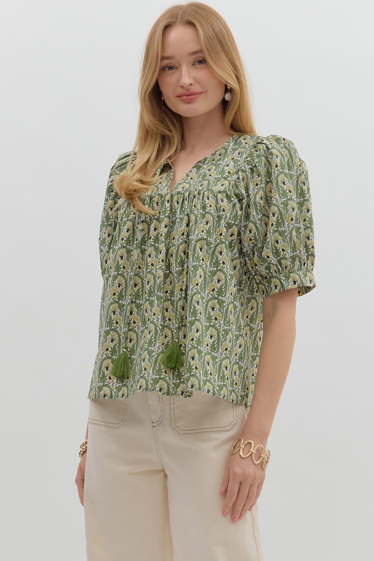 T27490 Floral Motif Pattern Top