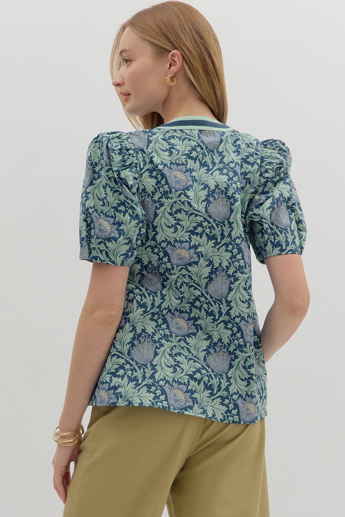 T27701 Paisley Floral Pattern Top