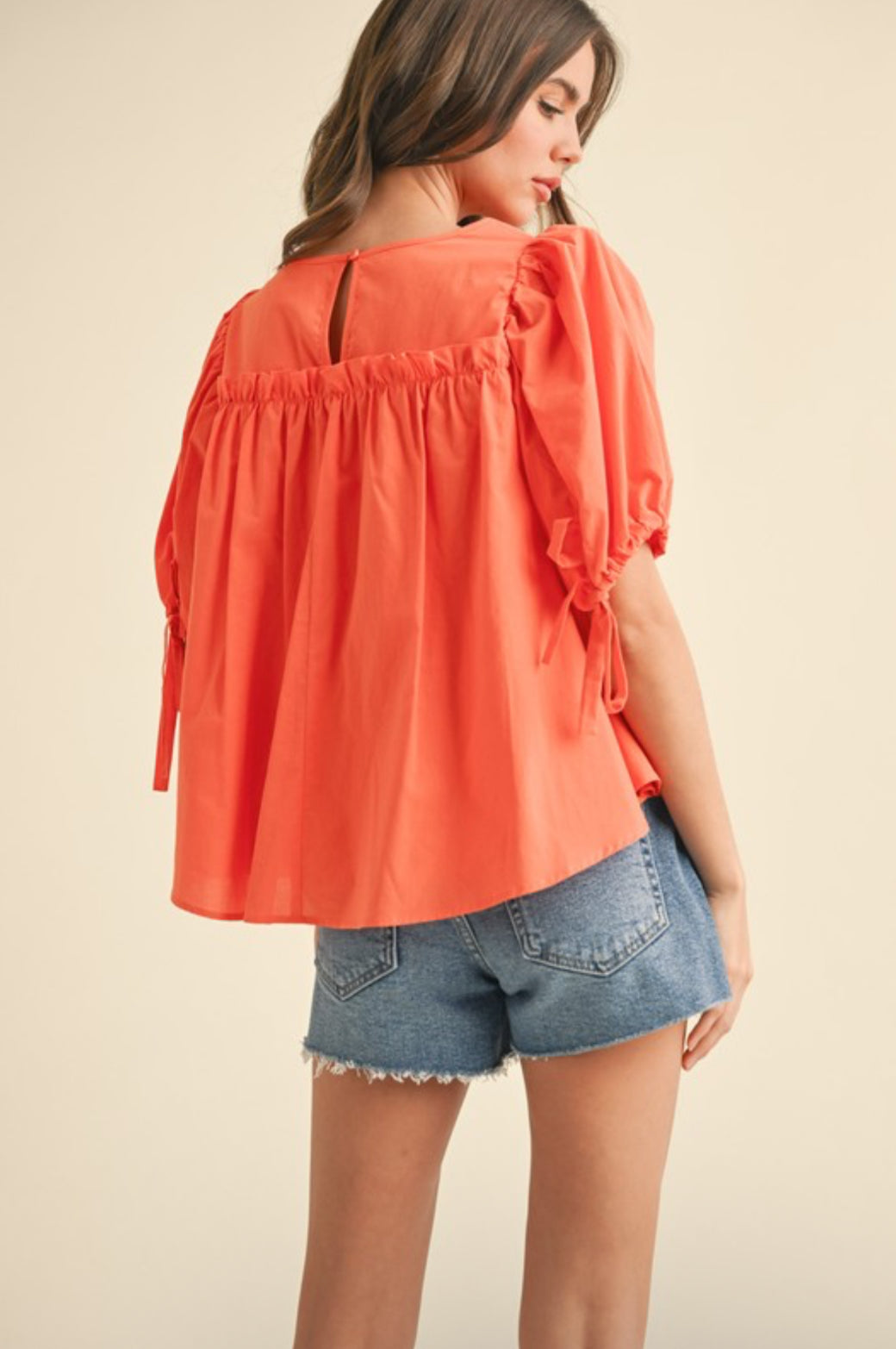 MTP3081 Tiered Shirring Puff Sleeve Top