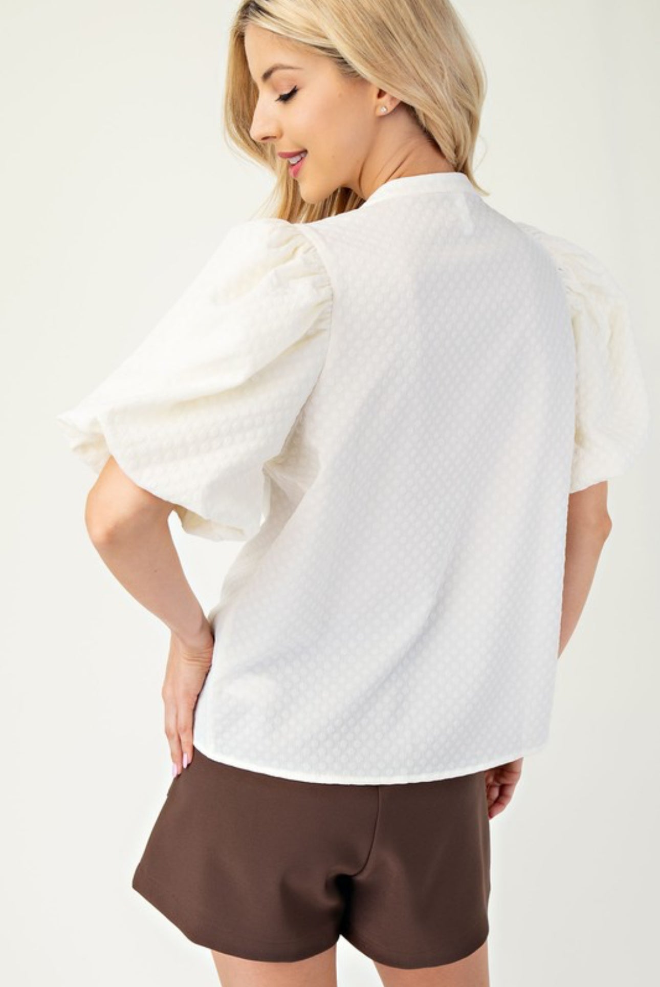 GT6620 V-Neck Puff Sleeve Top