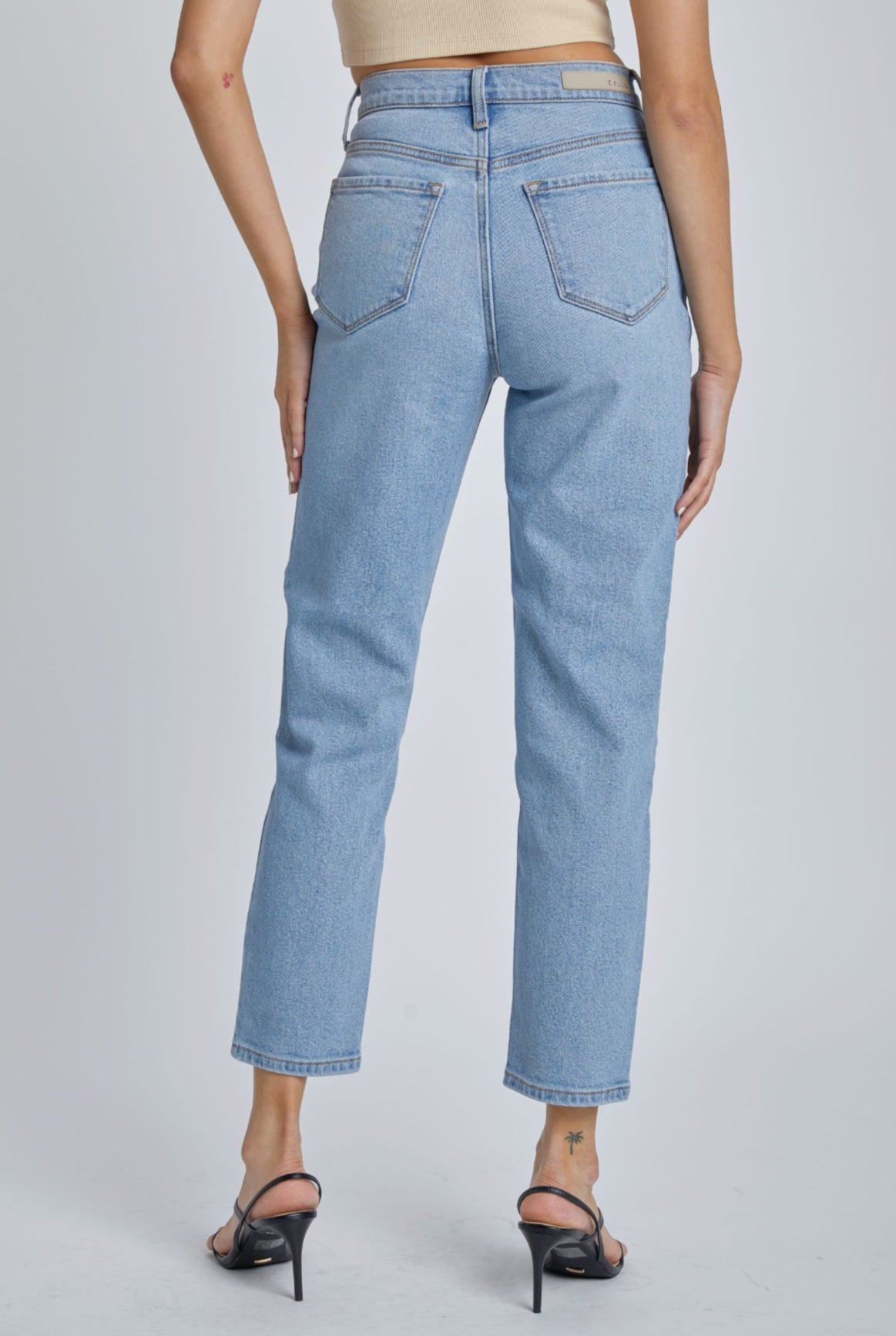 WV18846M-LT High Rise Mom Jeans