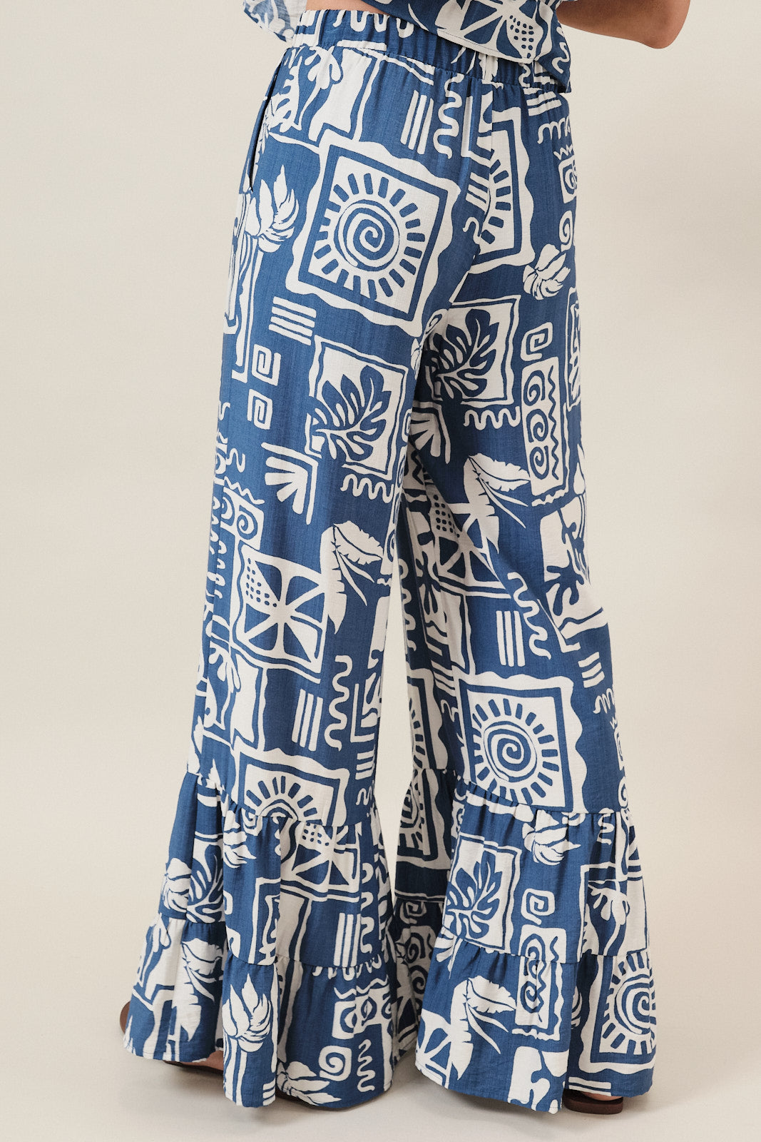 EP2700 Abstract Printed Pants
