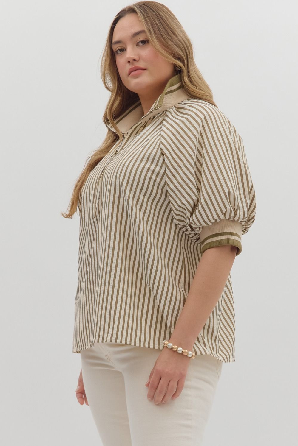T28130P Curvy Stripe Pattern Top