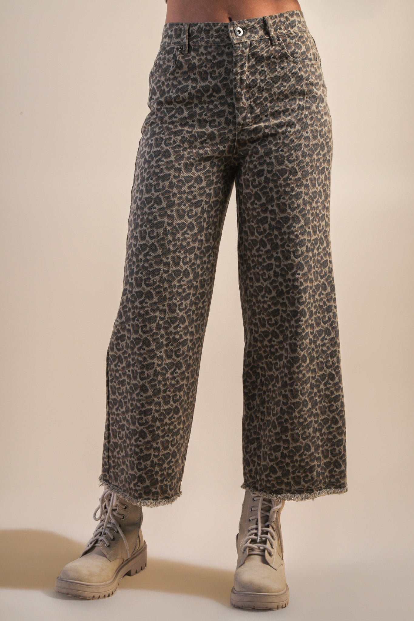 NP70730 Leopard Printed Straight Pants