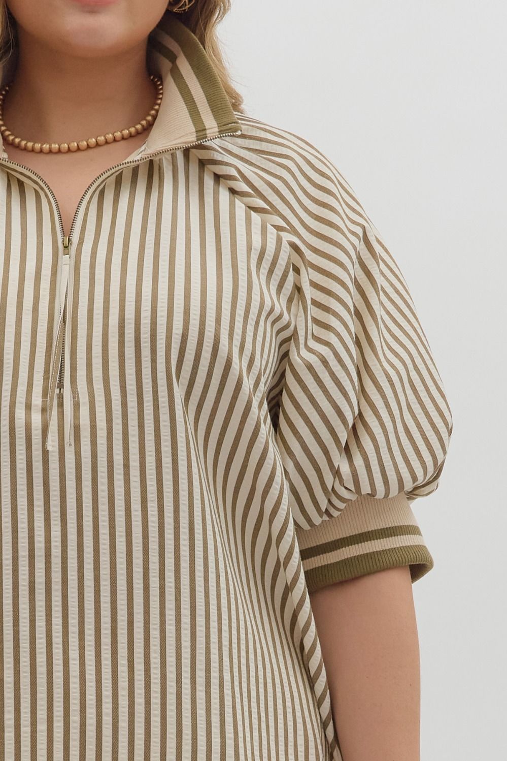 T28130P Curvy Stripe Pattern Top