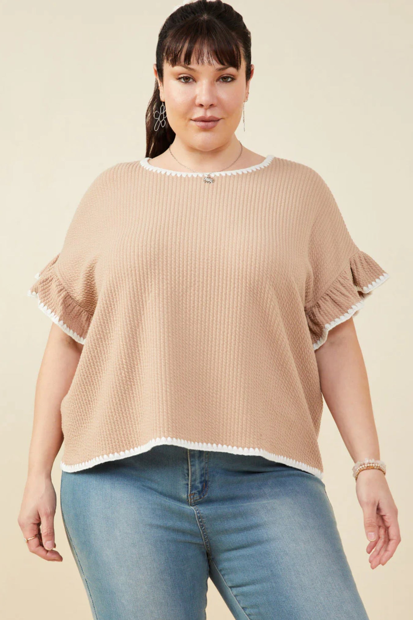 HY9367W Curvy Textured Top