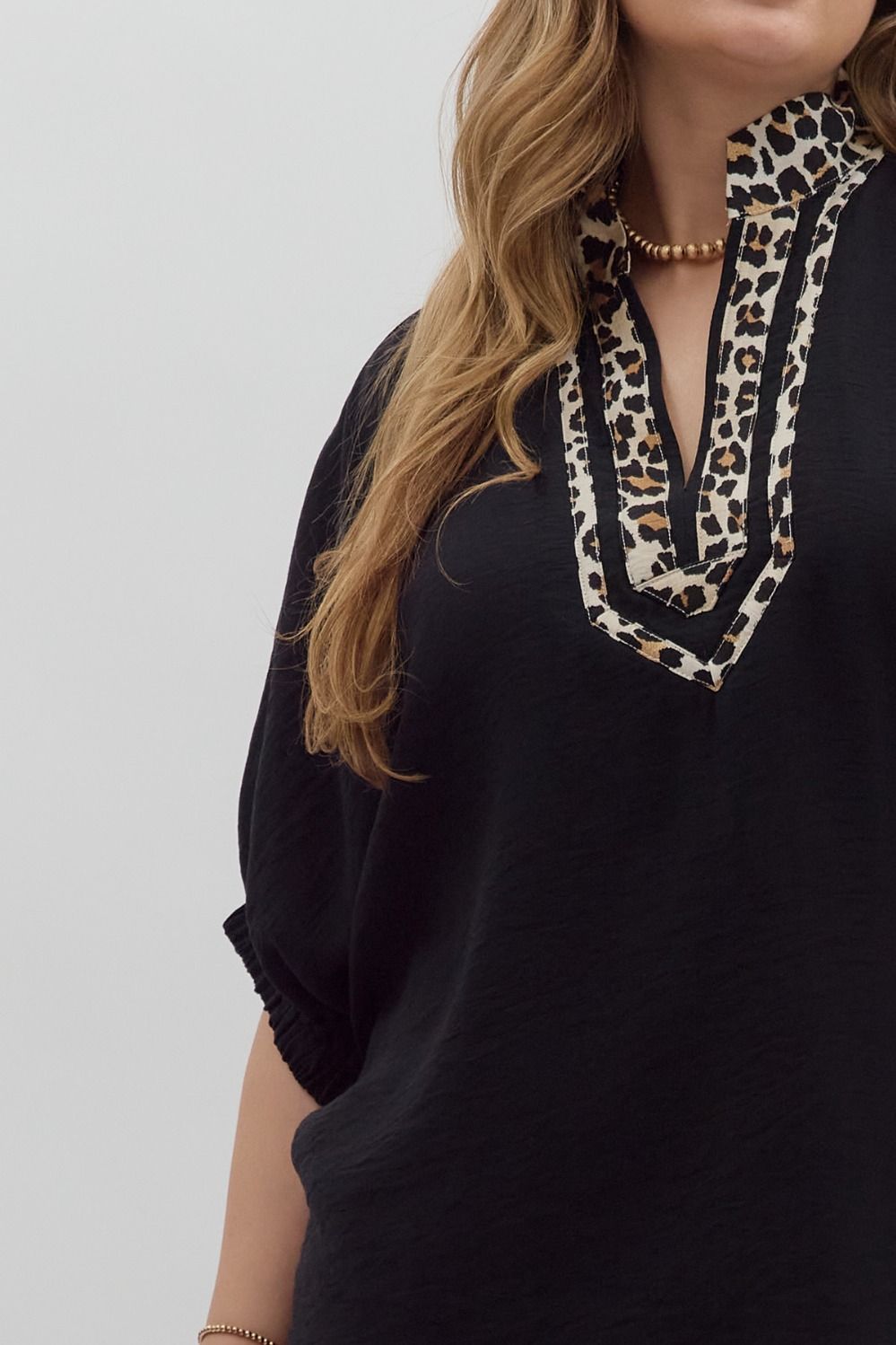 T27371P Curvy Solid Leopard Accented Top