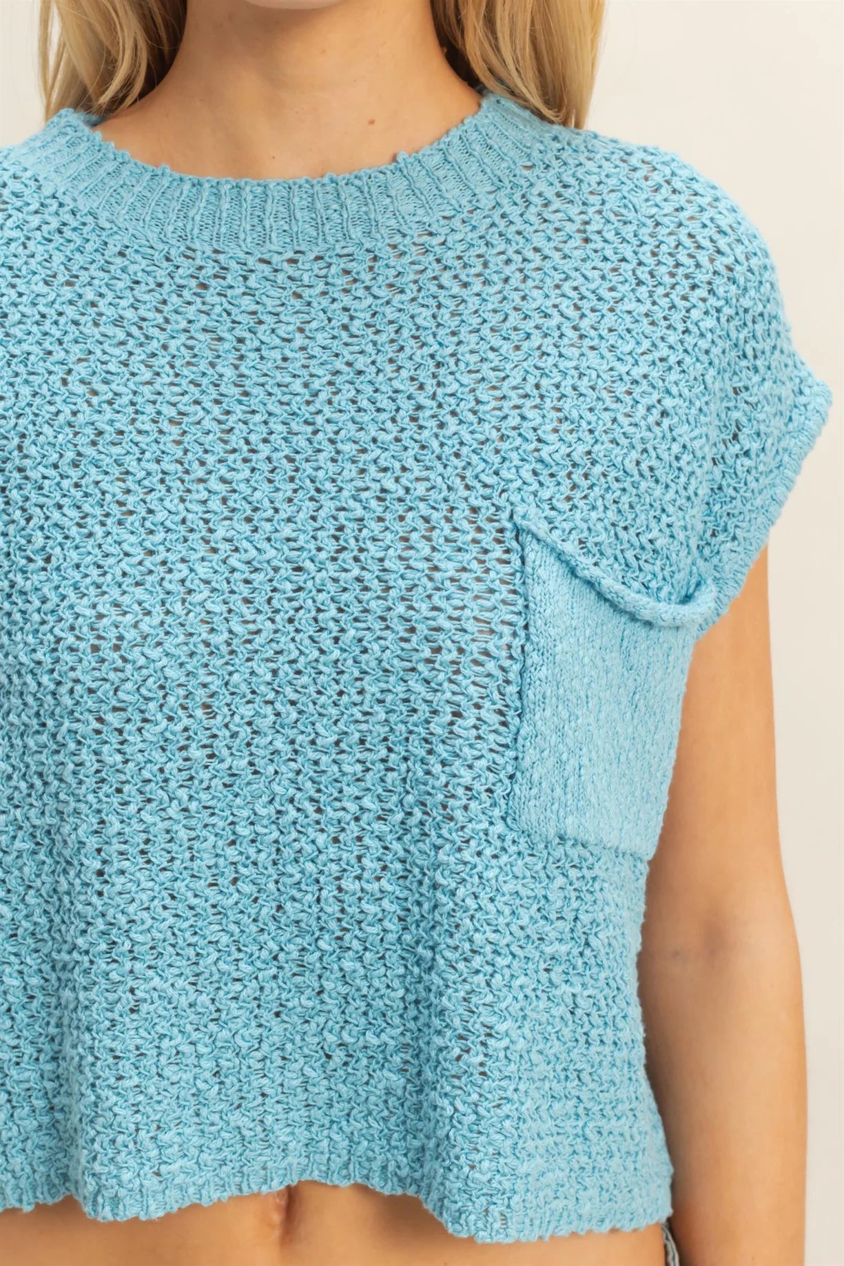 HF25E648 Textured Knitted Crop Top