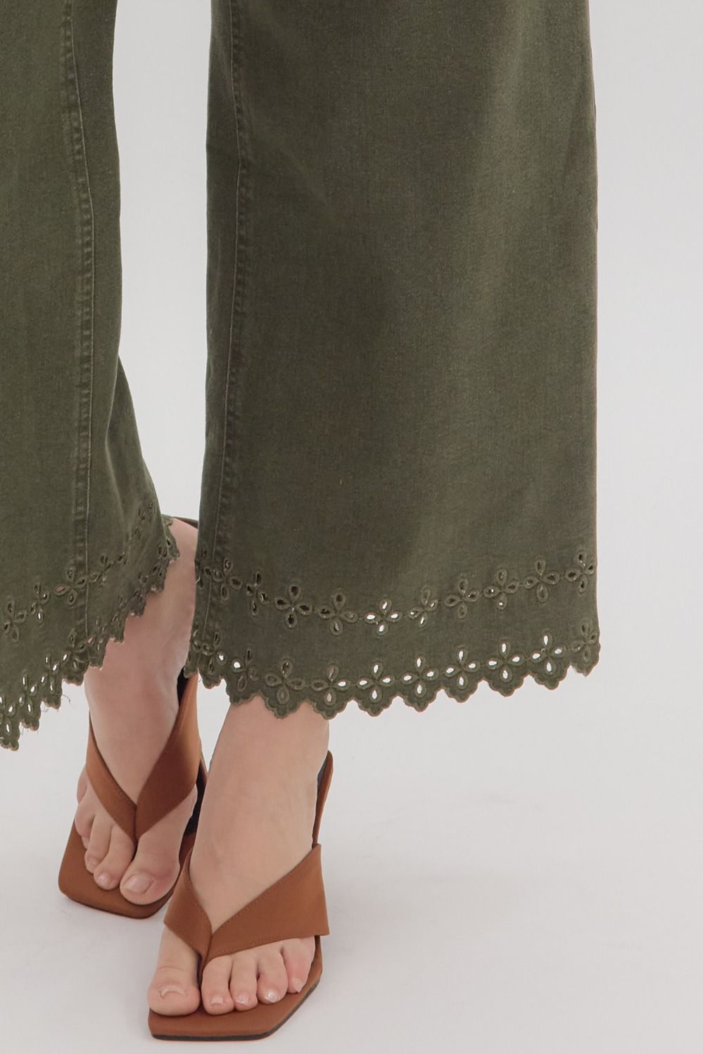 P26396P Curvy Floral Embroidered Border Hem Pants