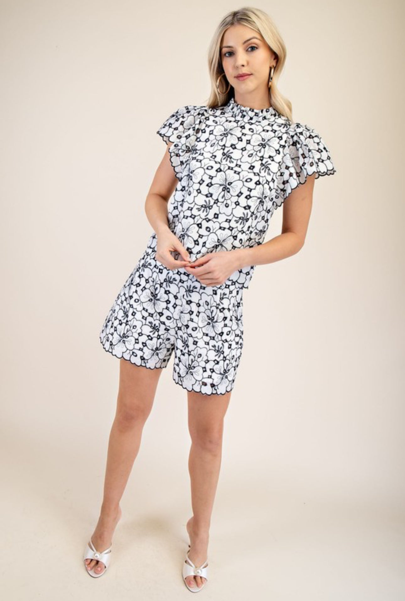 GTP712802 Embroidered Eyelet Set