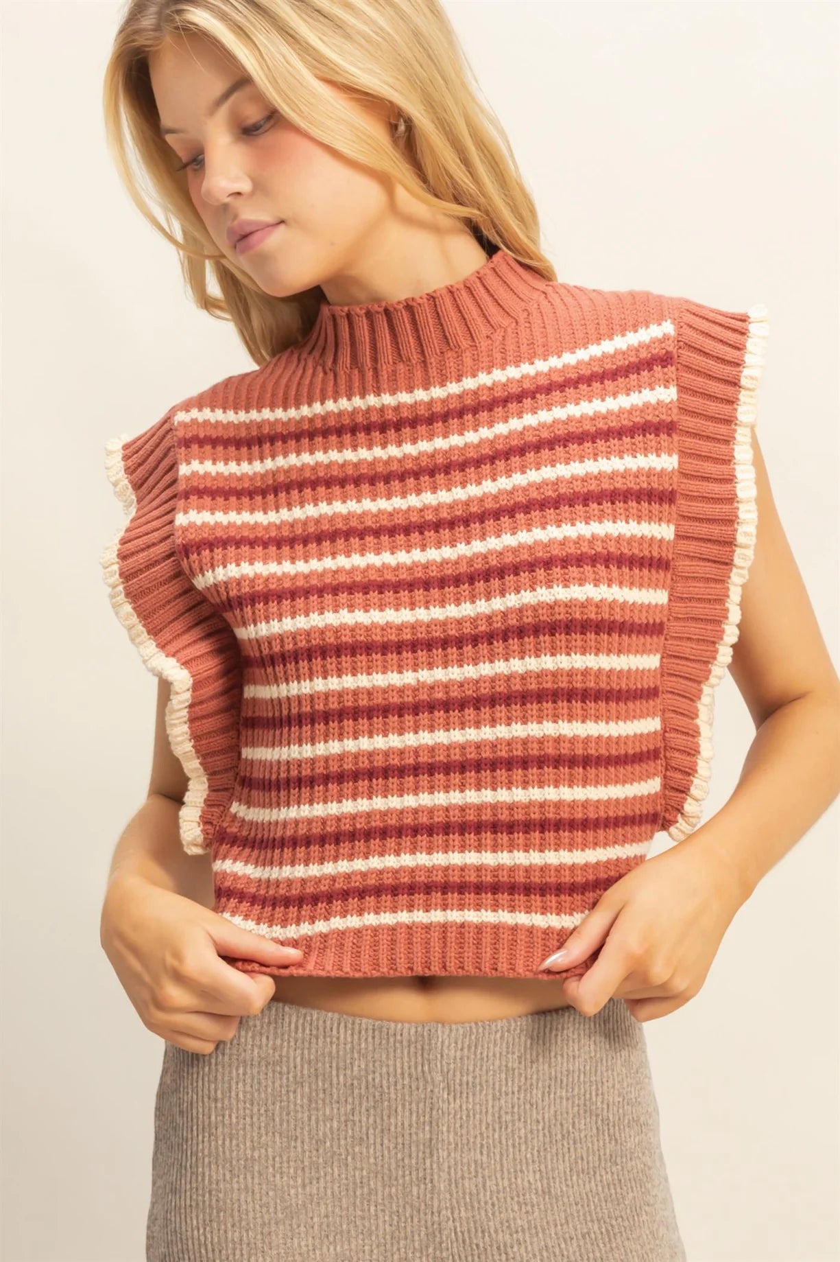 HF25E871 Chic Striped Mock Neck Sleeveless Sweater Vest