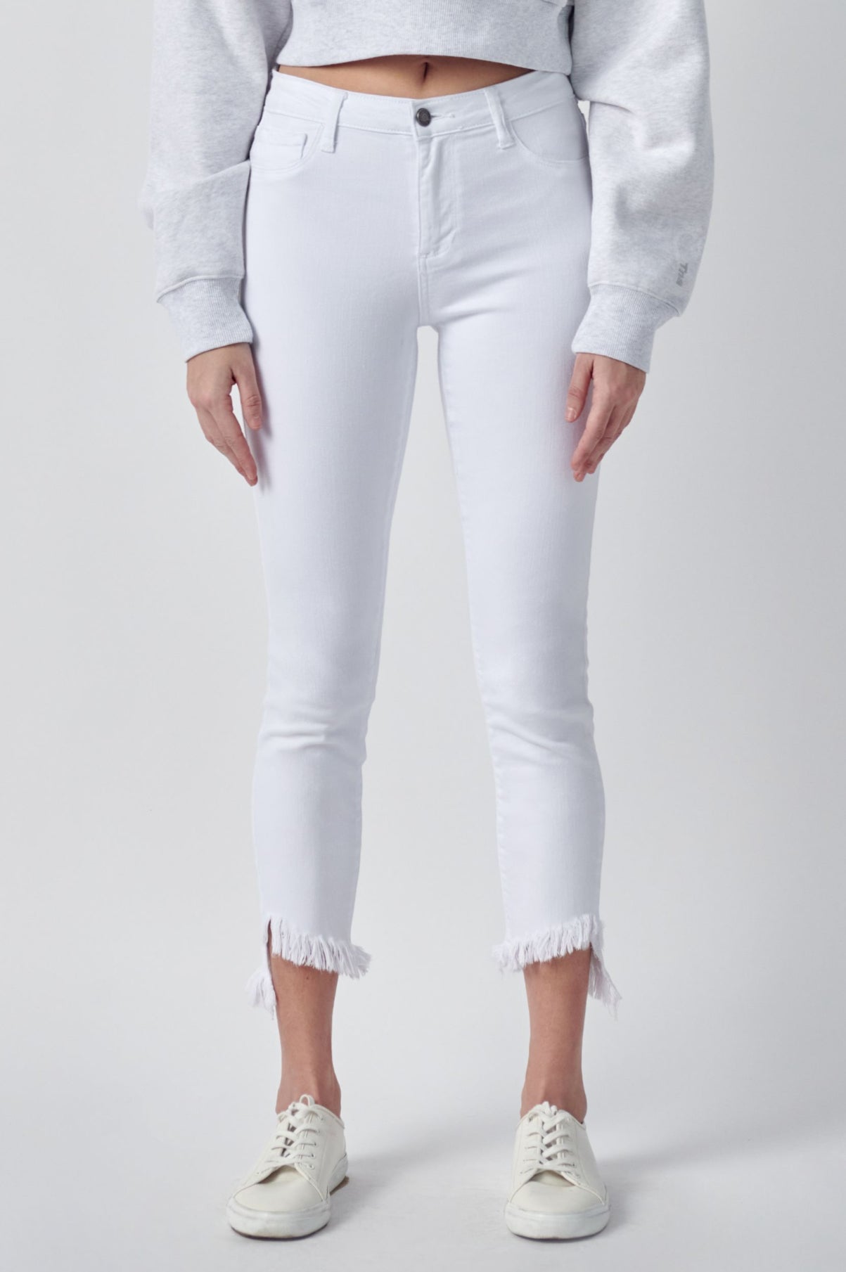 AB76316WHT Mid Rise Fray Hem Skinnies
