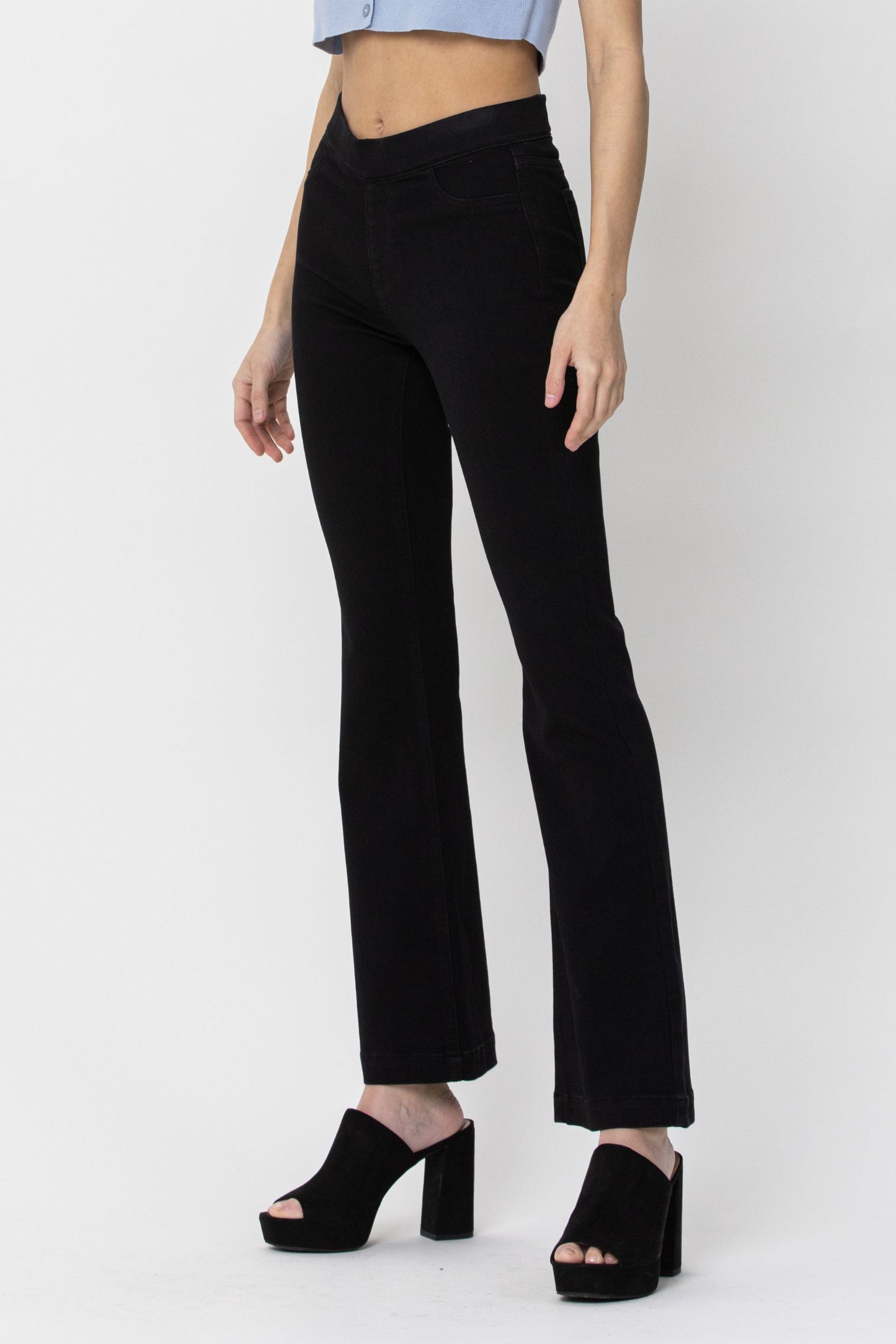 AB35173BLK-30 Petite Flare Jeggings