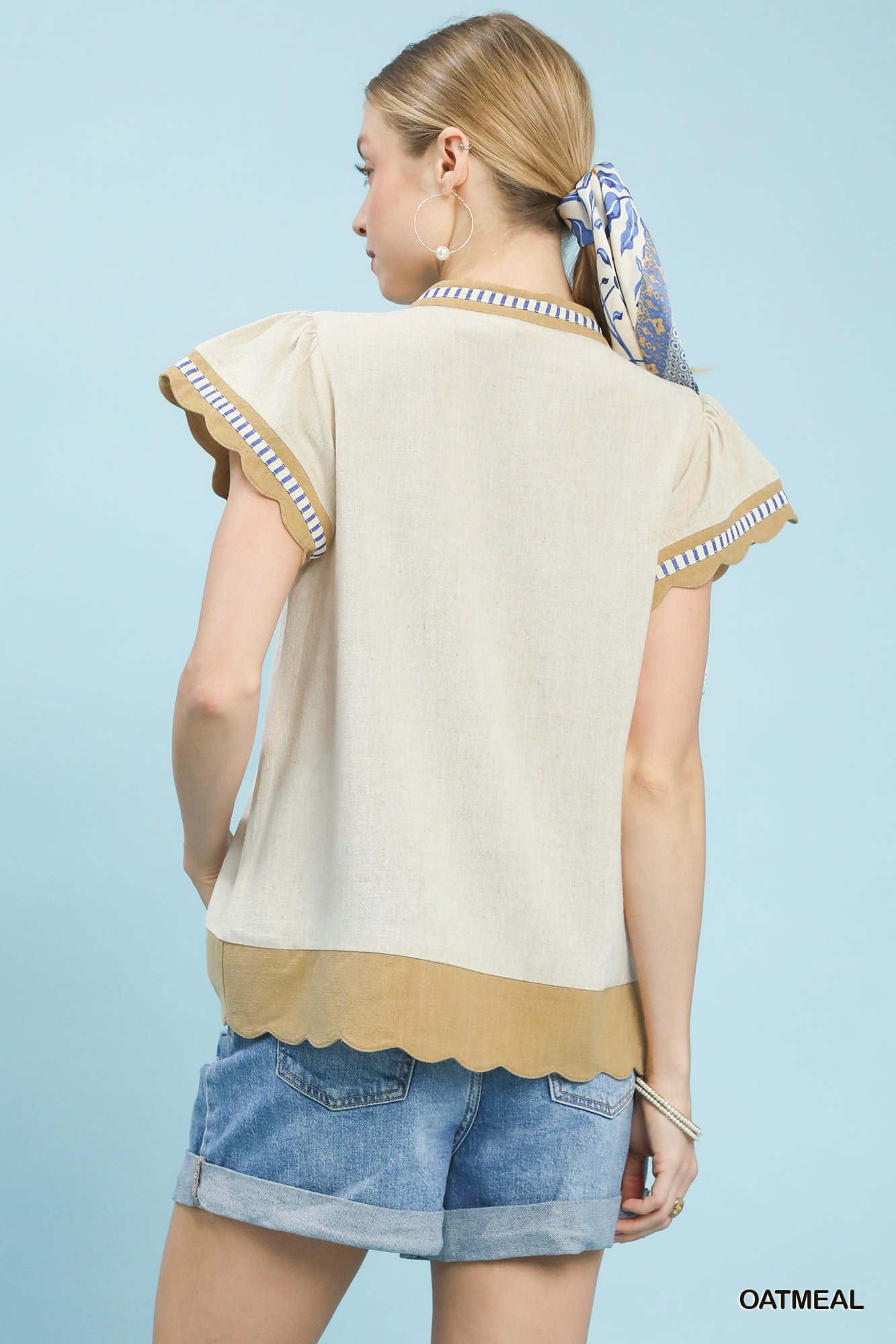 C5929 Contrast Scallop Trim Top