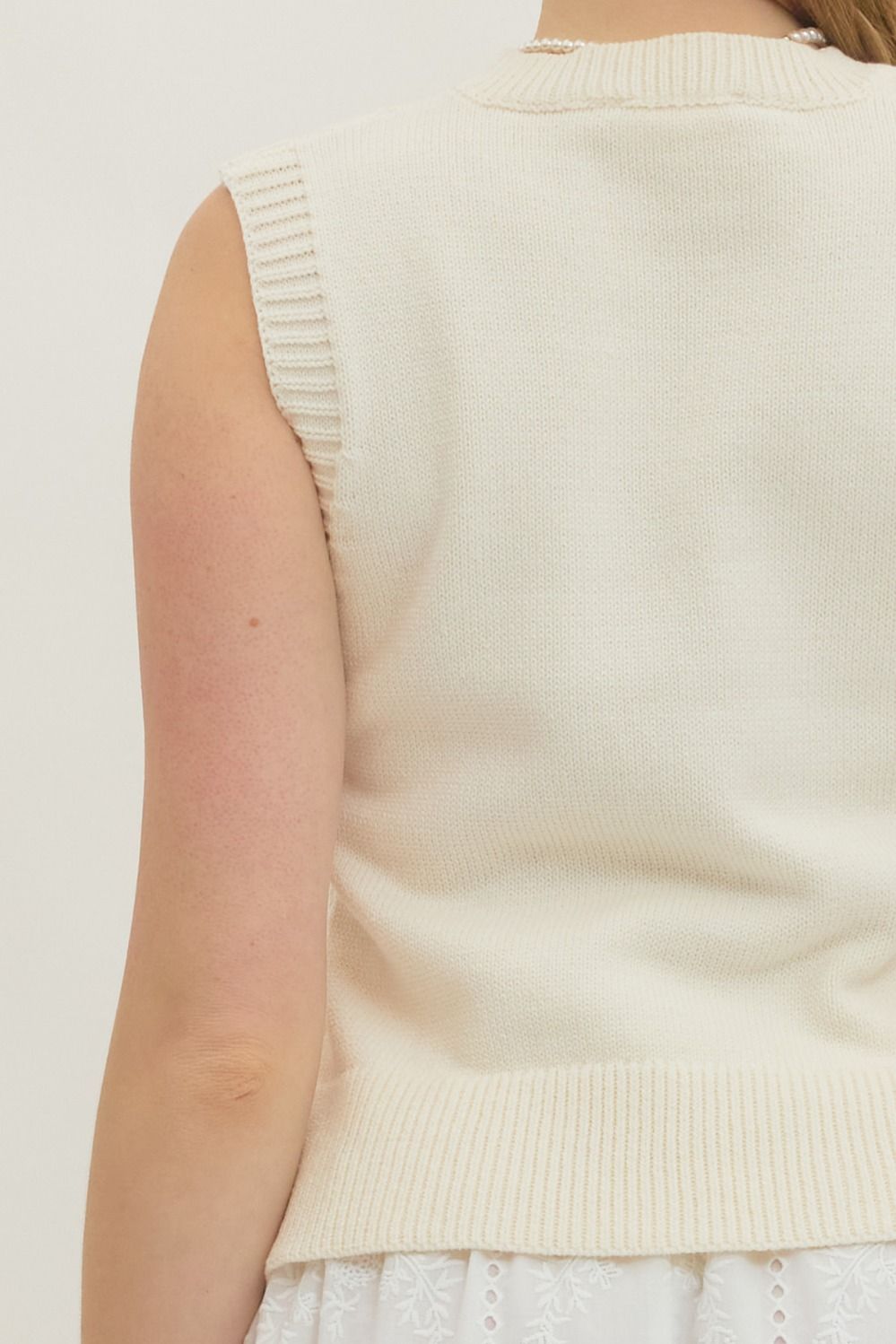 T29671 Solid Sleeveless Textured Top