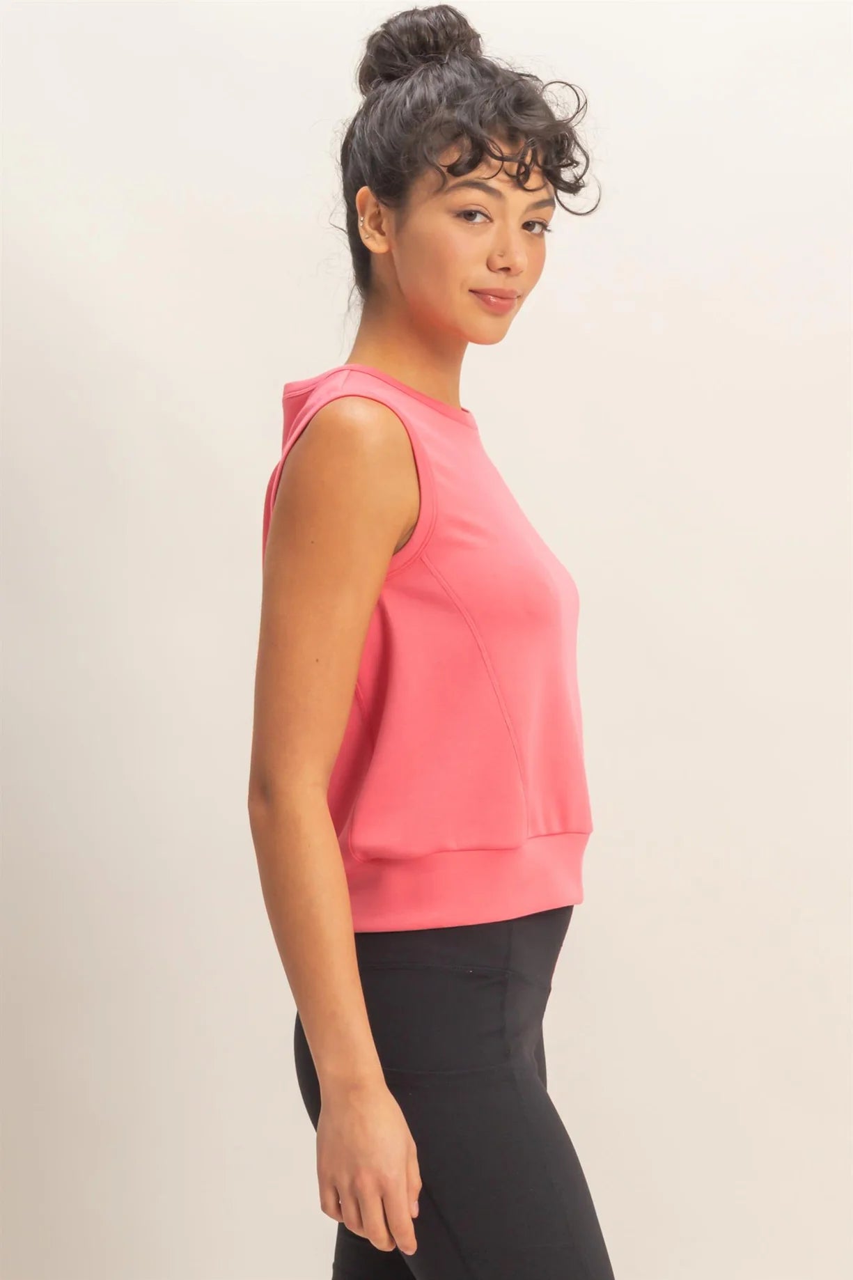 DZ26C709 Sleeveless Top