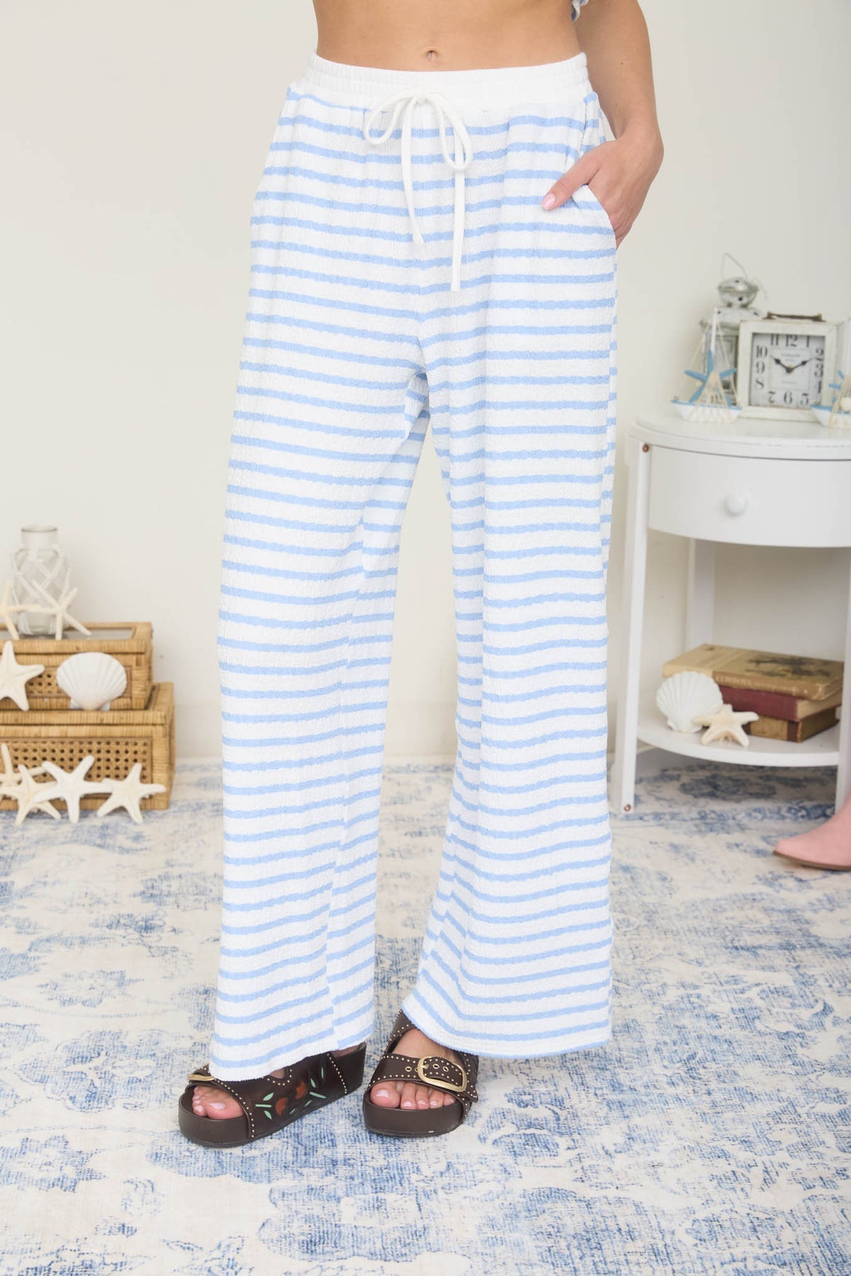 J6SX1017-B1 Textured Wide Leg Pants