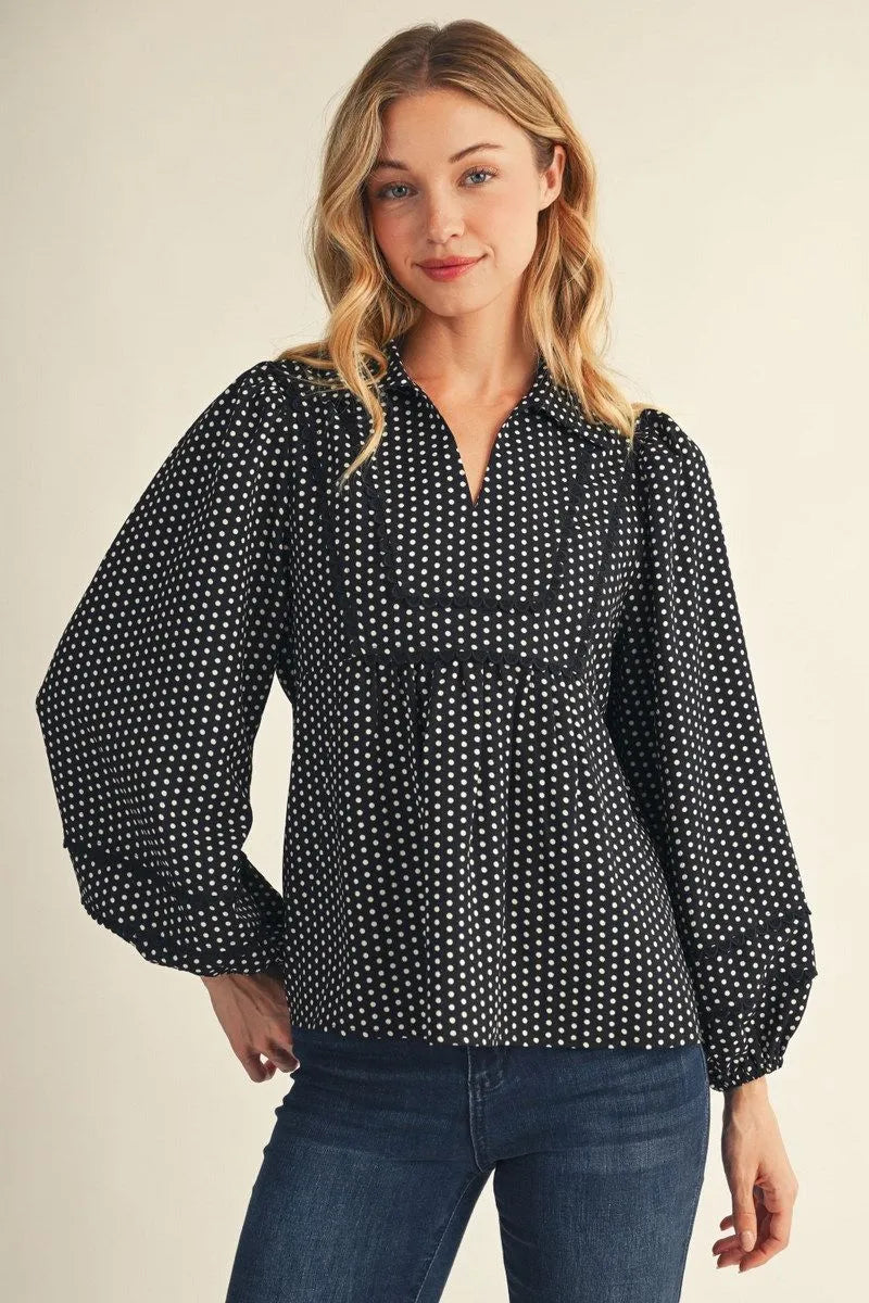 H17387-1 Polka Dot Peasant Style Top