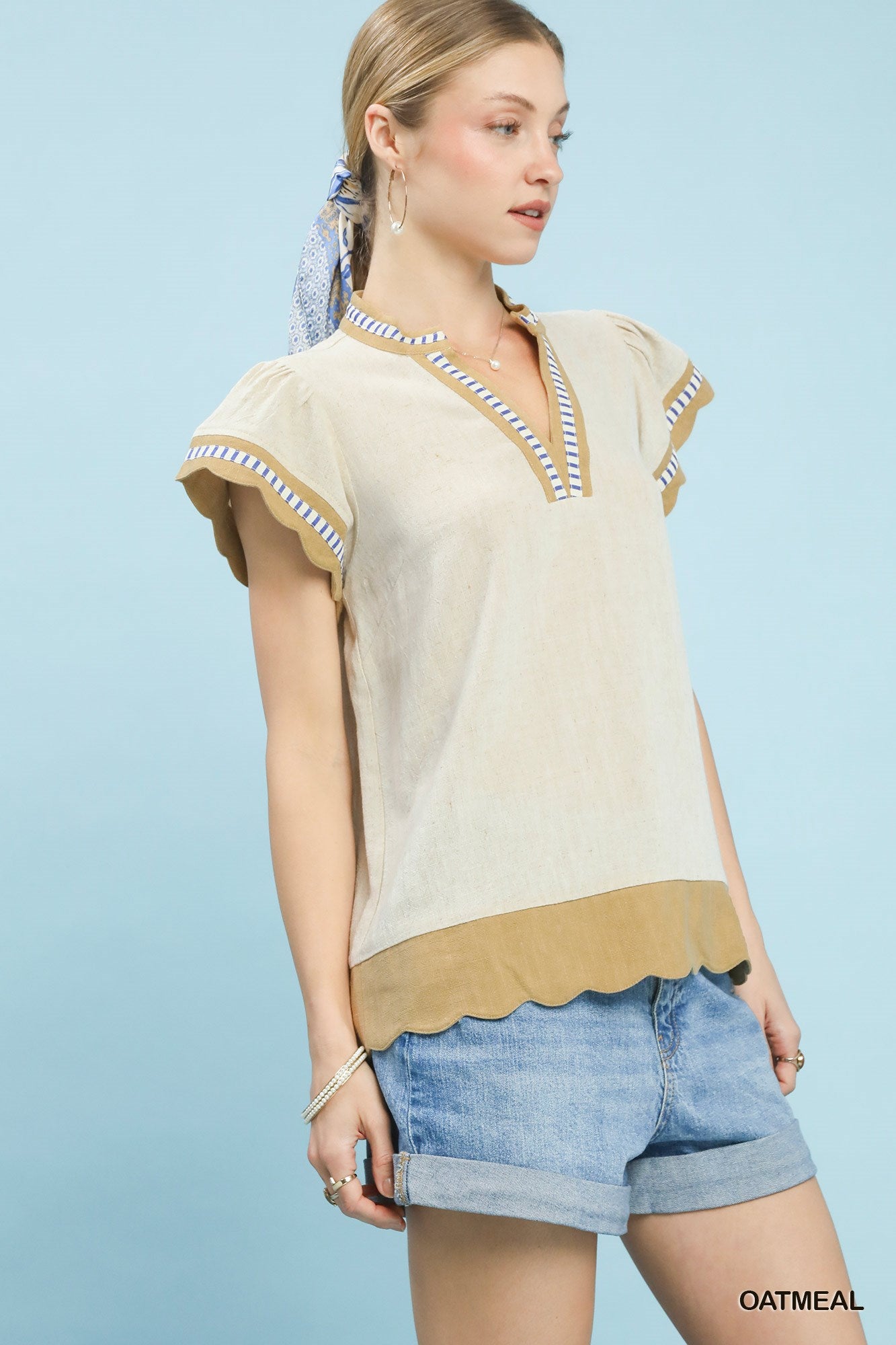 C5929 Contrast Scallop Trim Top