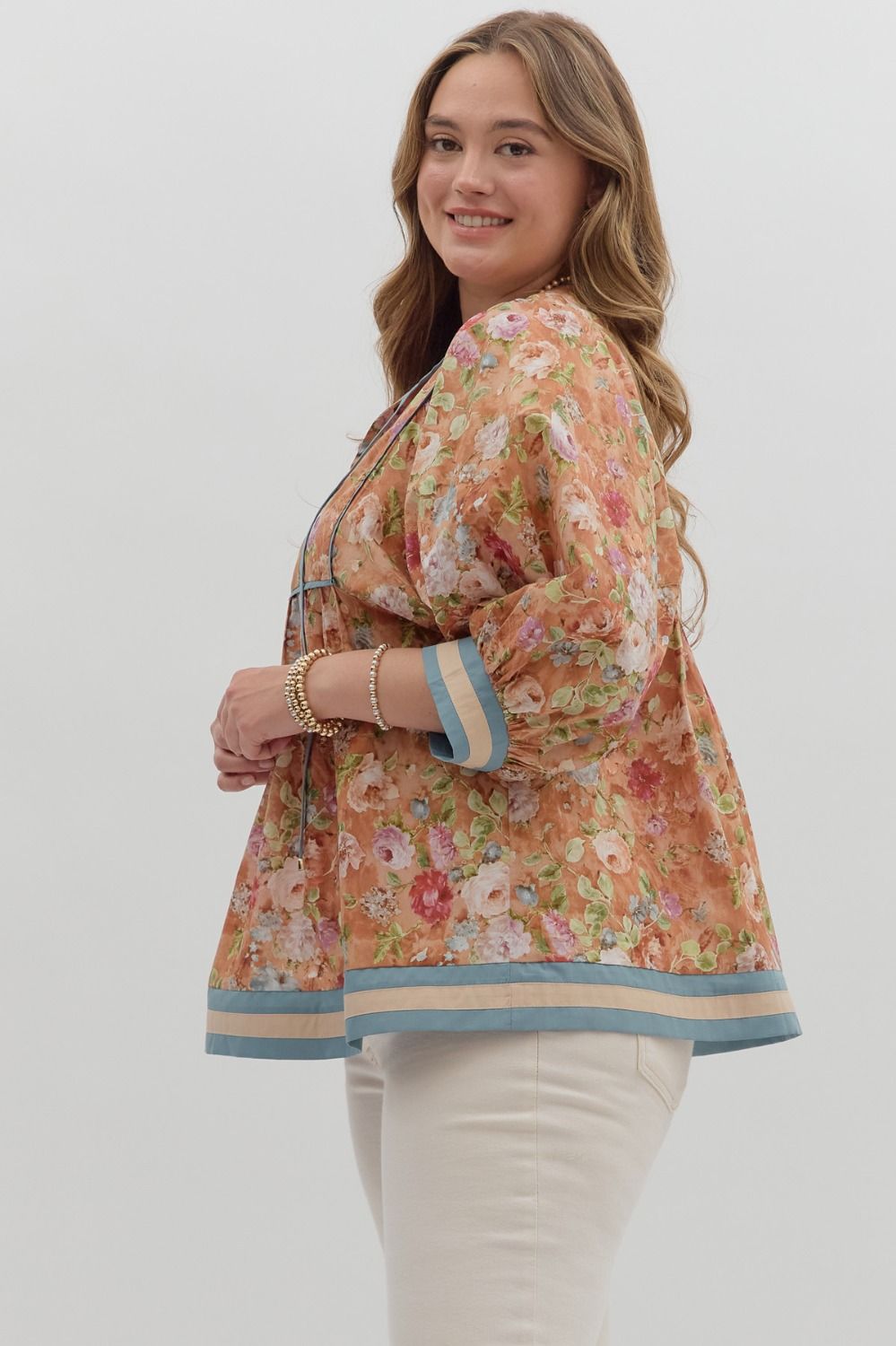 T27218P Curvy Vintage Floral Pattern Top
