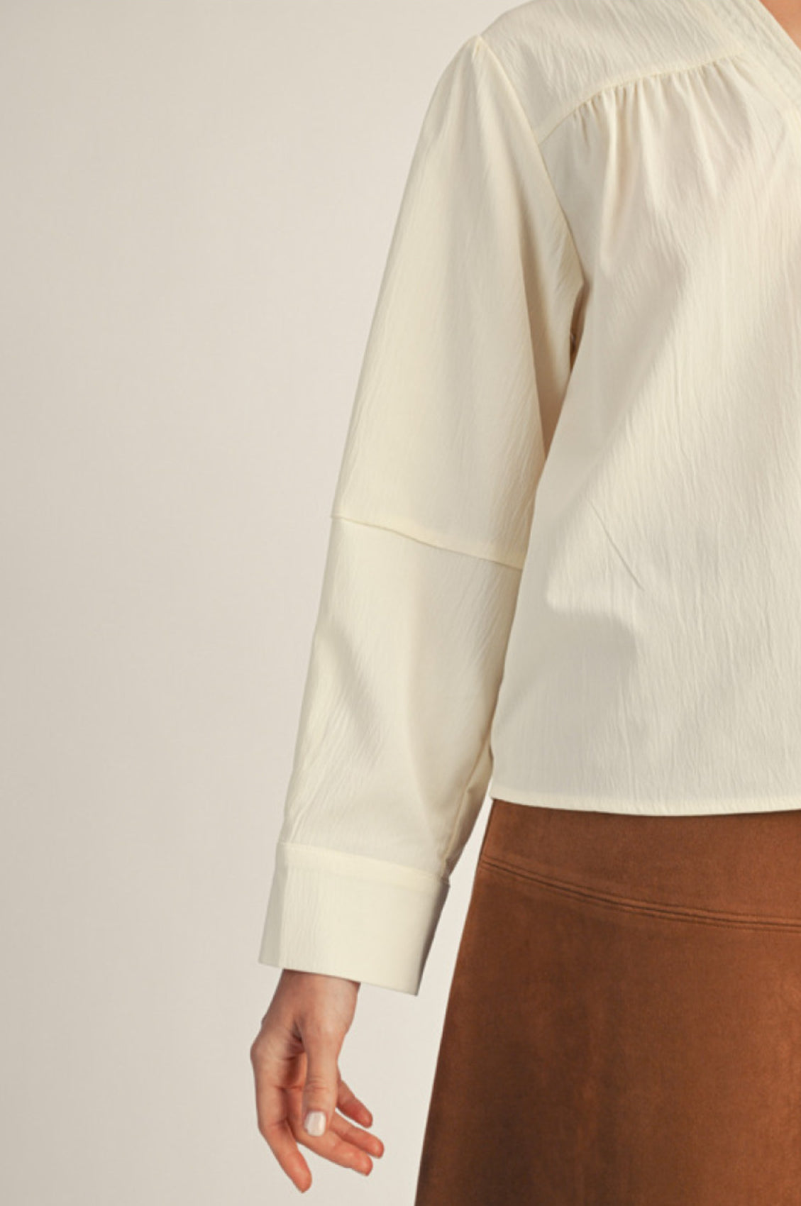 G14973-1 Solid Crinkled Long Sleeve Top