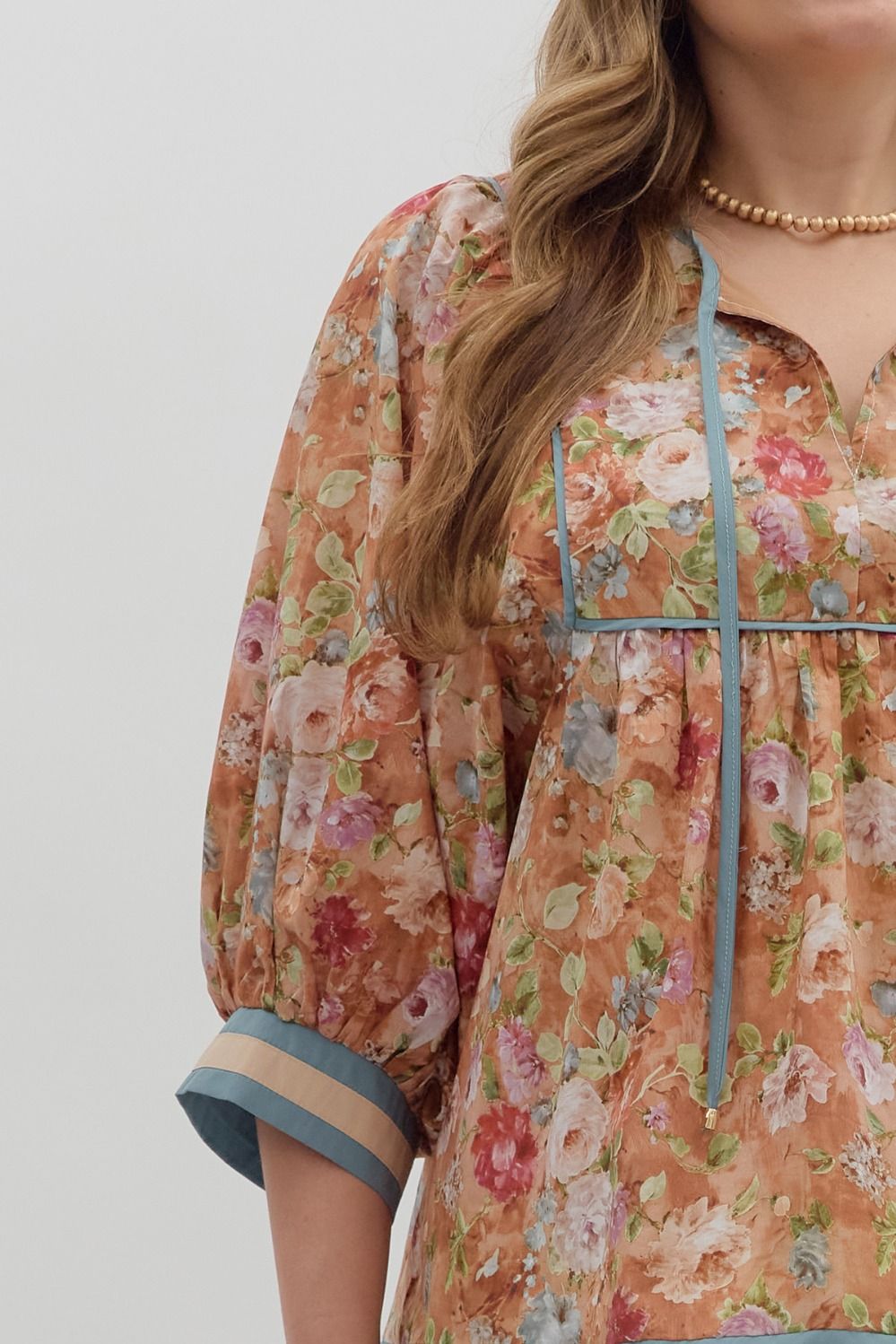 T27218P Curvy Vintage Floral Pattern Top