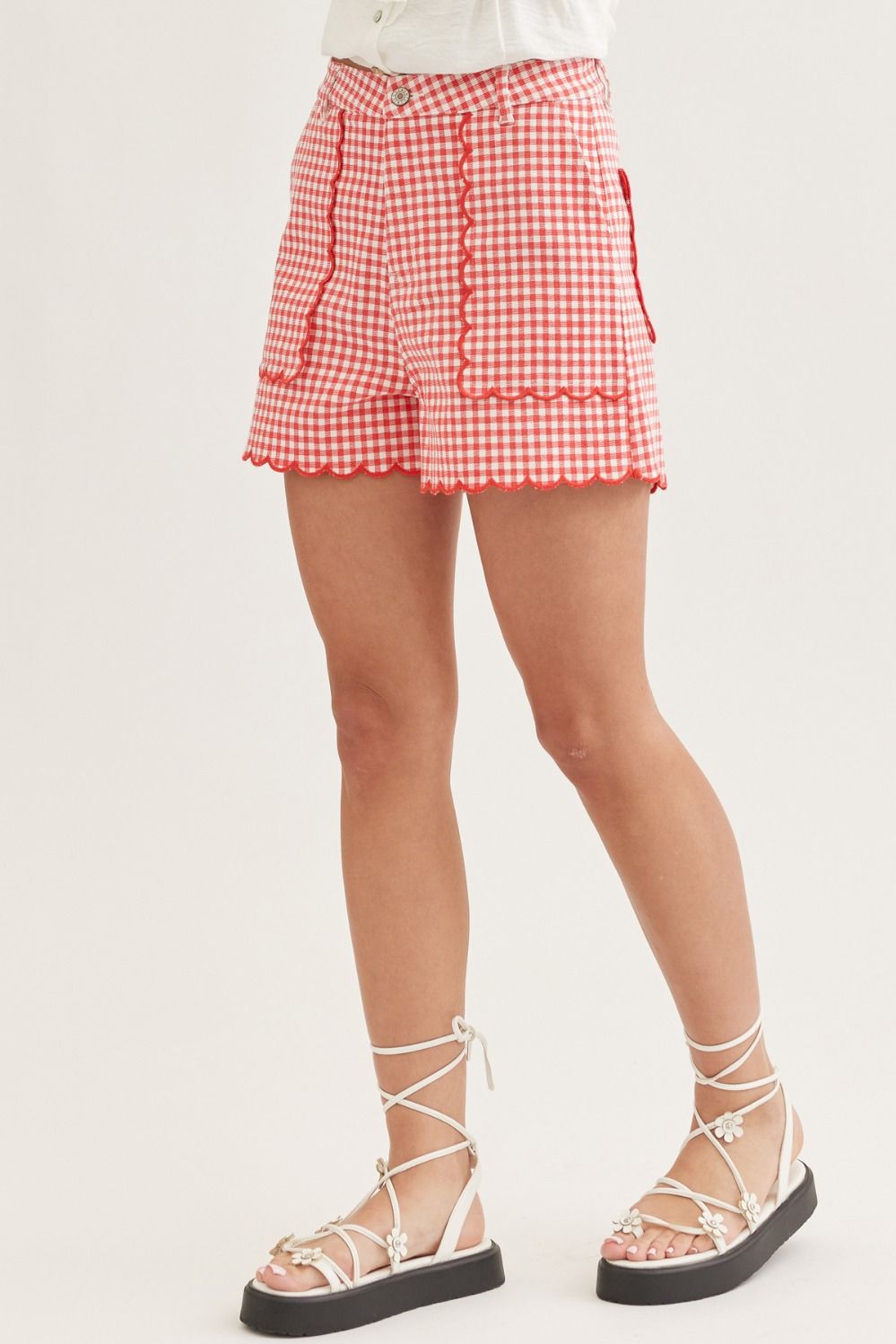 P31643 Gingham Scallop Hem Shorts