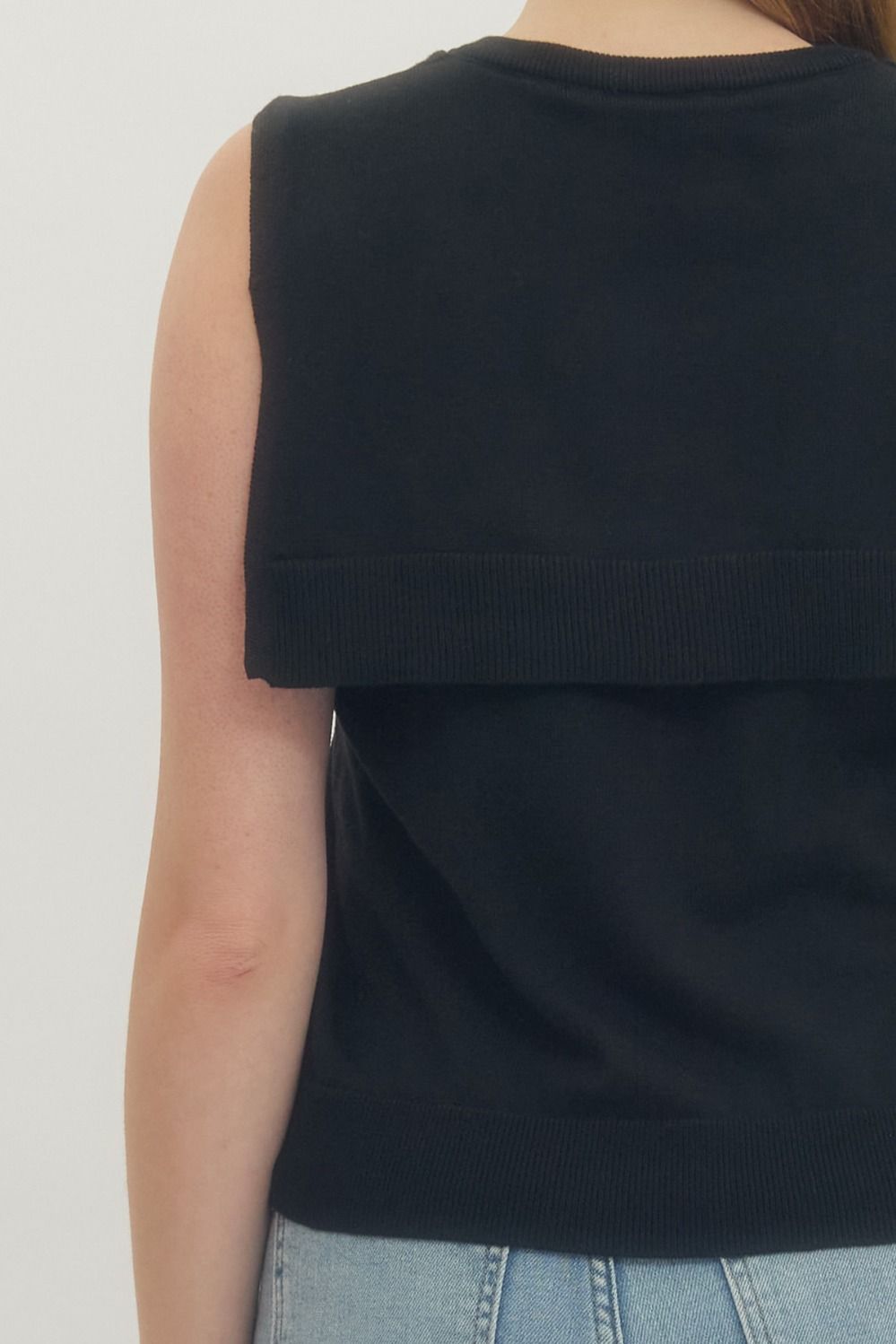 T29421 Solid Scarf Accent Sleeveless Top