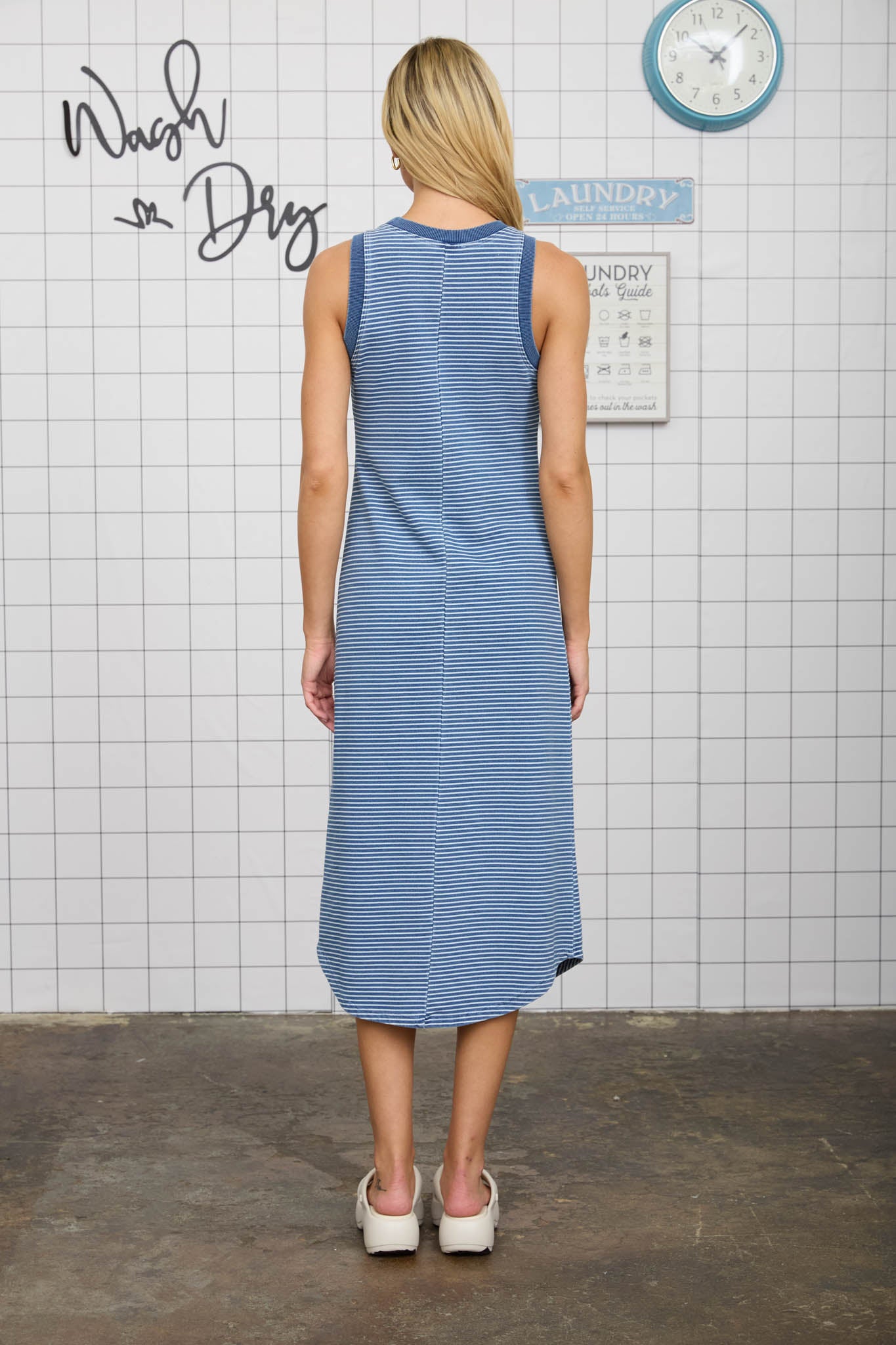 J6SX1025-D Sleeveless Midi Dress