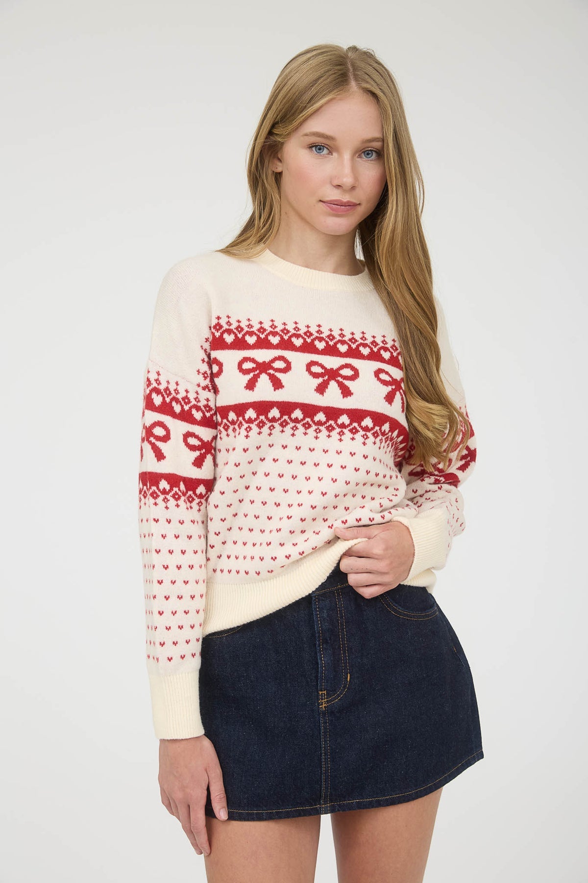 TW1965 Bow and Heart Jacquard Sweater